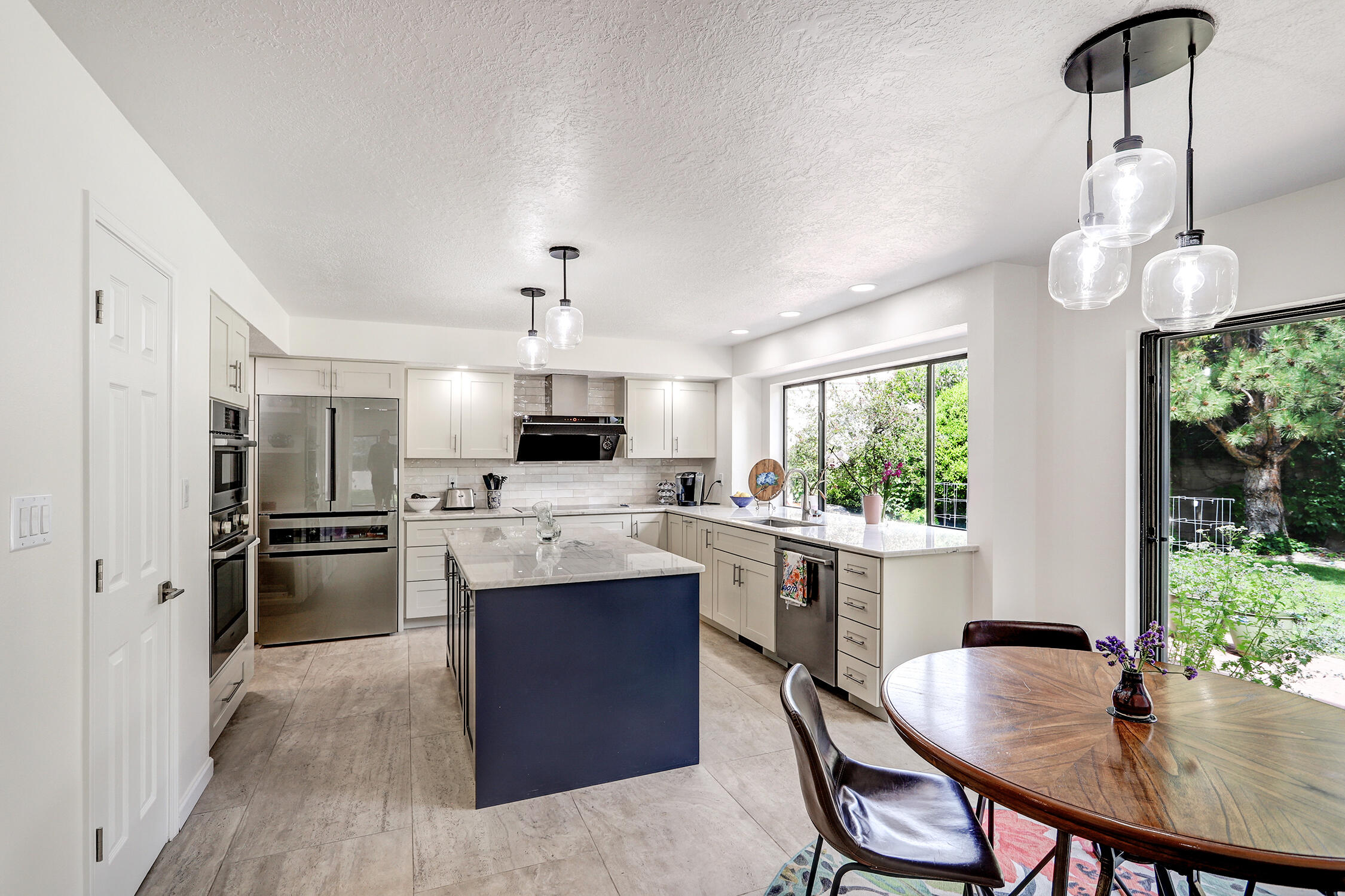 6612 BEAU CHENE NE