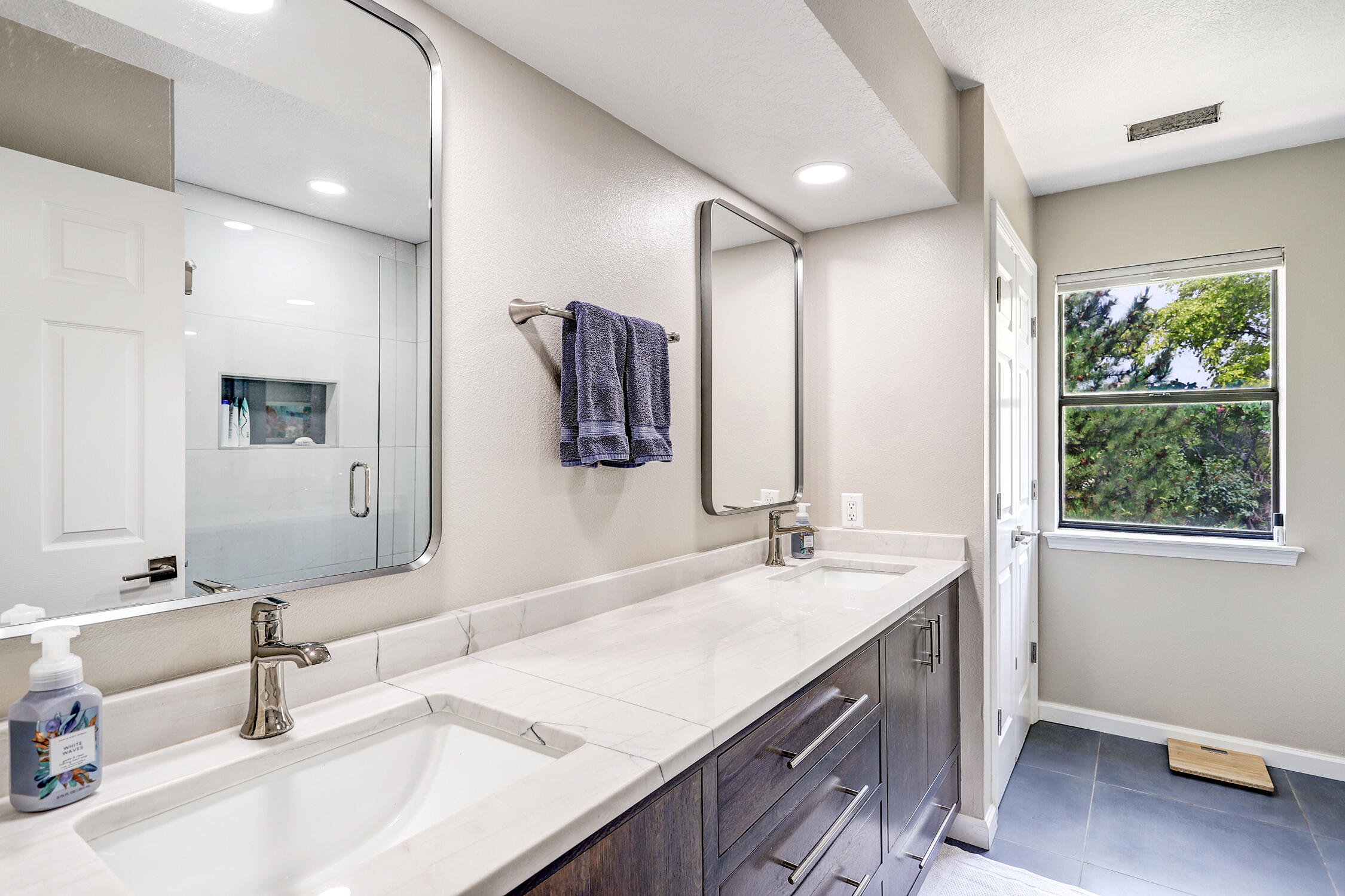 6612 BEAU CHENE NE
