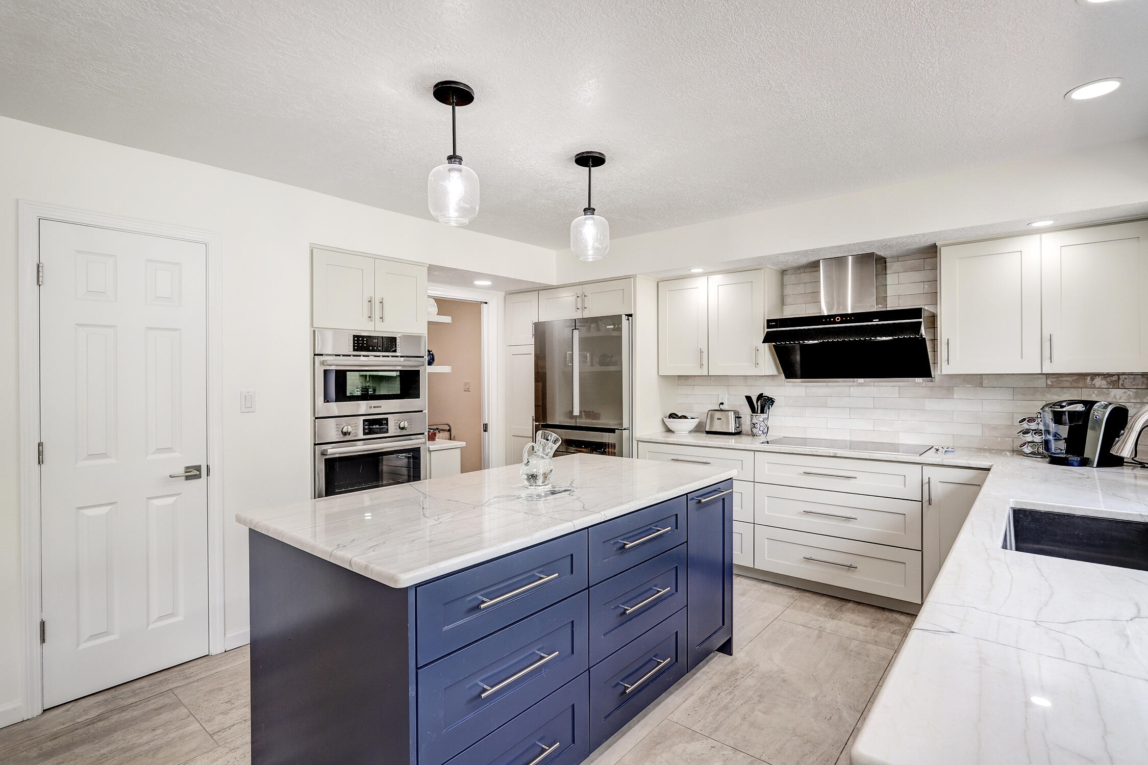 6612 BEAU CHENE NE