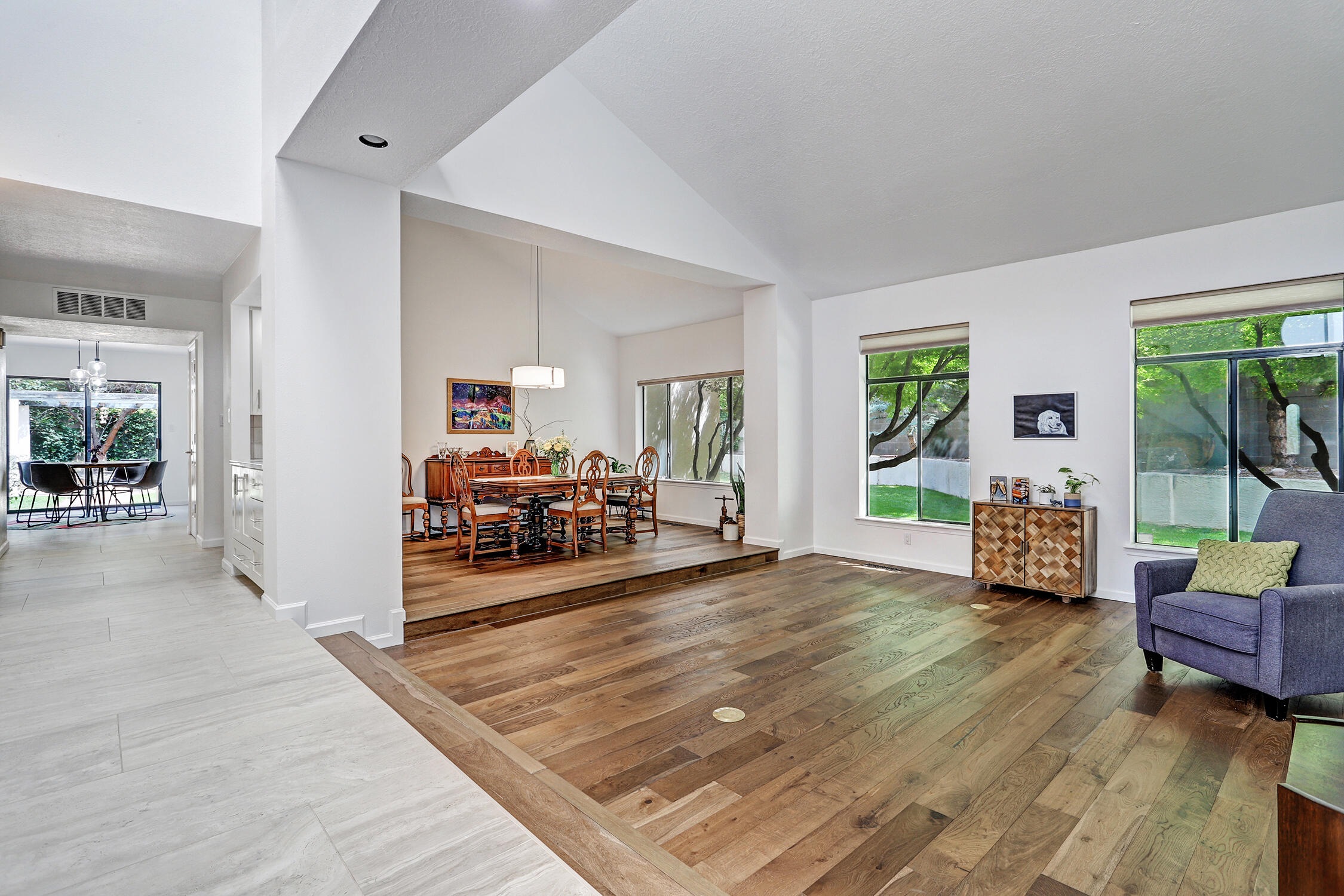 6612 BEAU CHENE NE