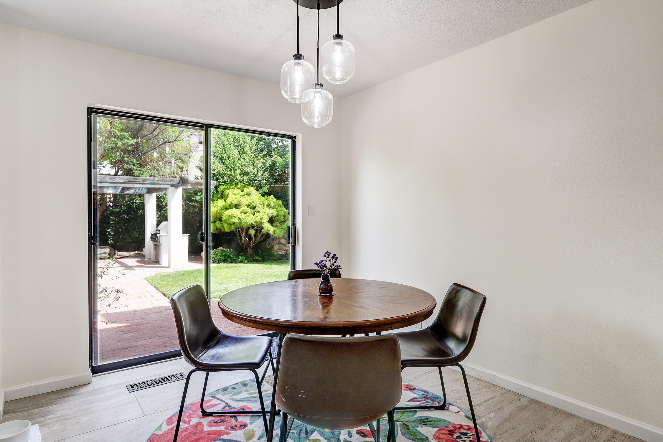 6612 BEAU CHENE NE