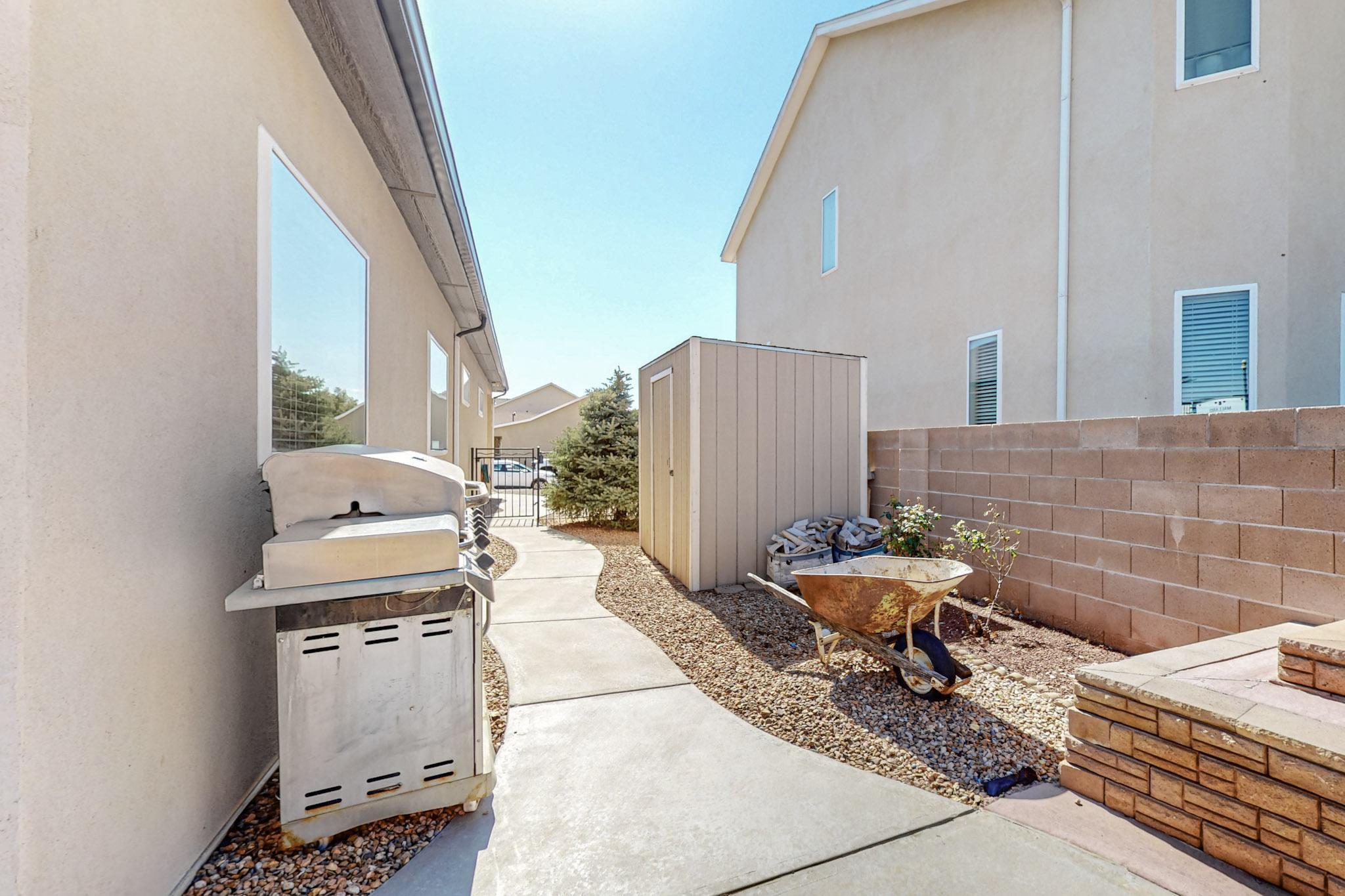 1124 REYNOSA Loop SE