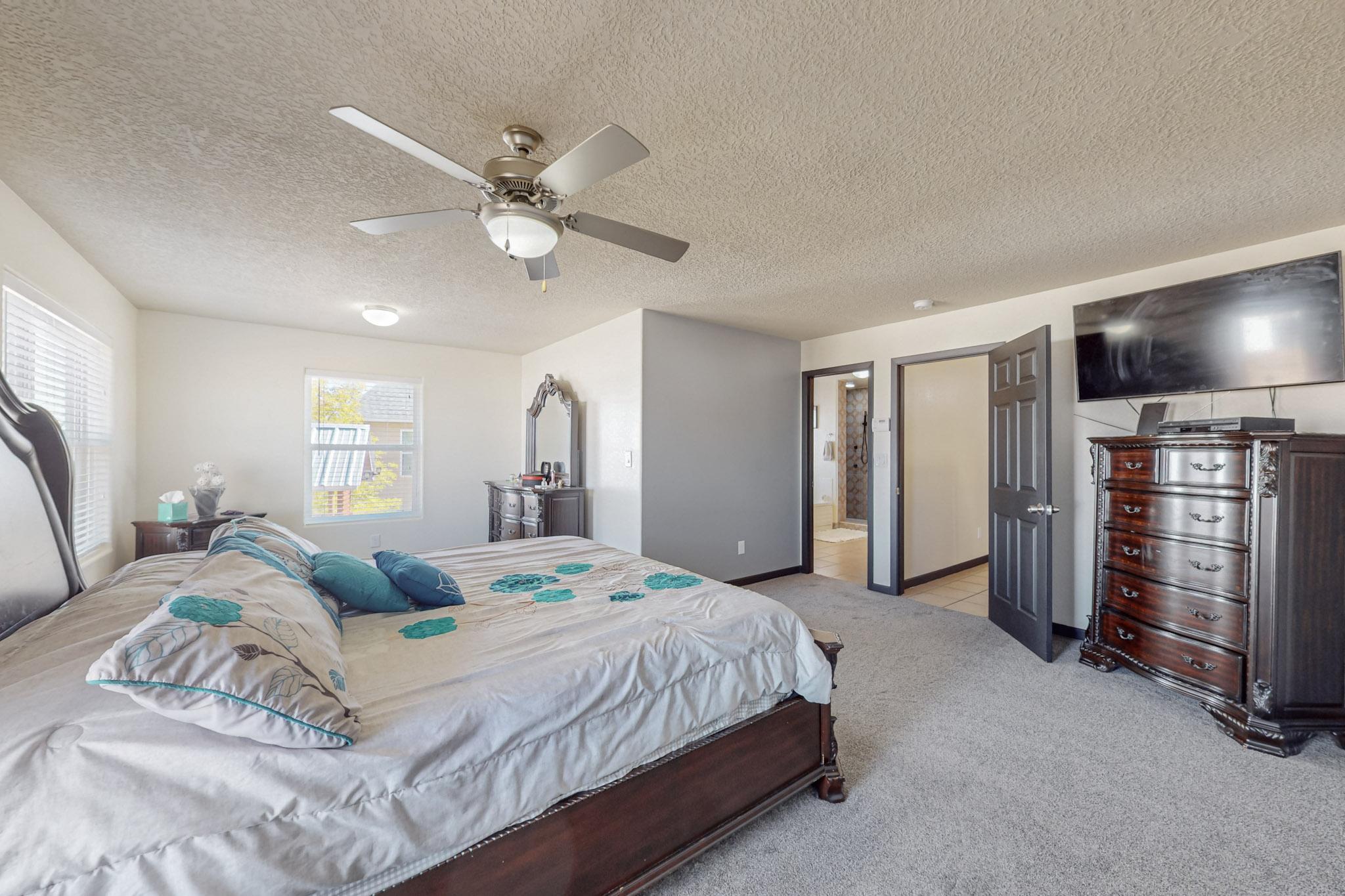 1124 REYNOSA Loop SE