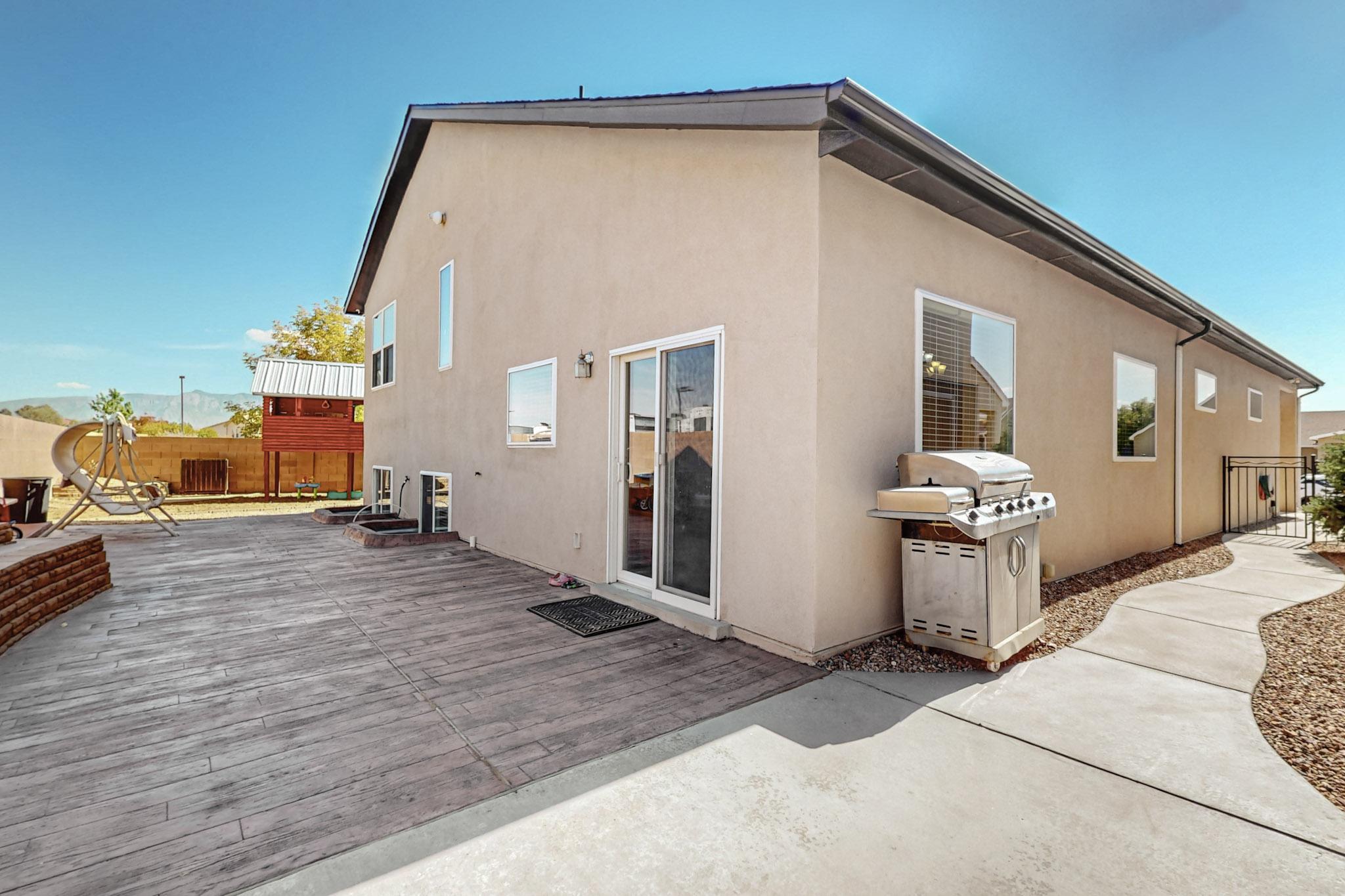 1124 REYNOSA Loop SE