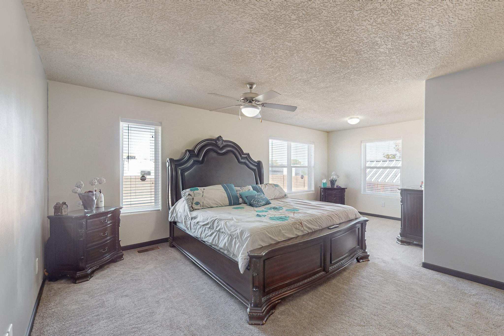 1124 REYNOSA Loop SE