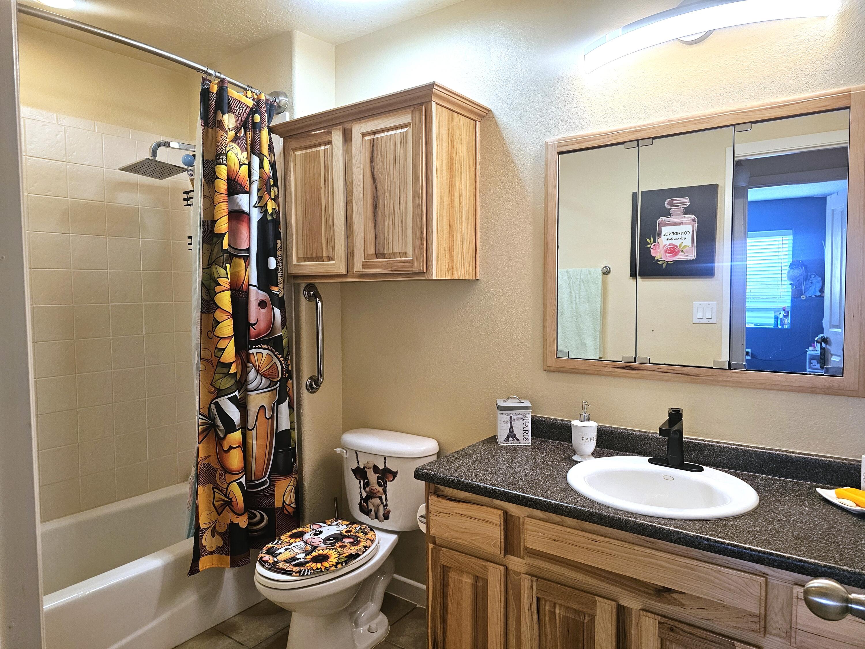 1124 REYNOSA Loop SE