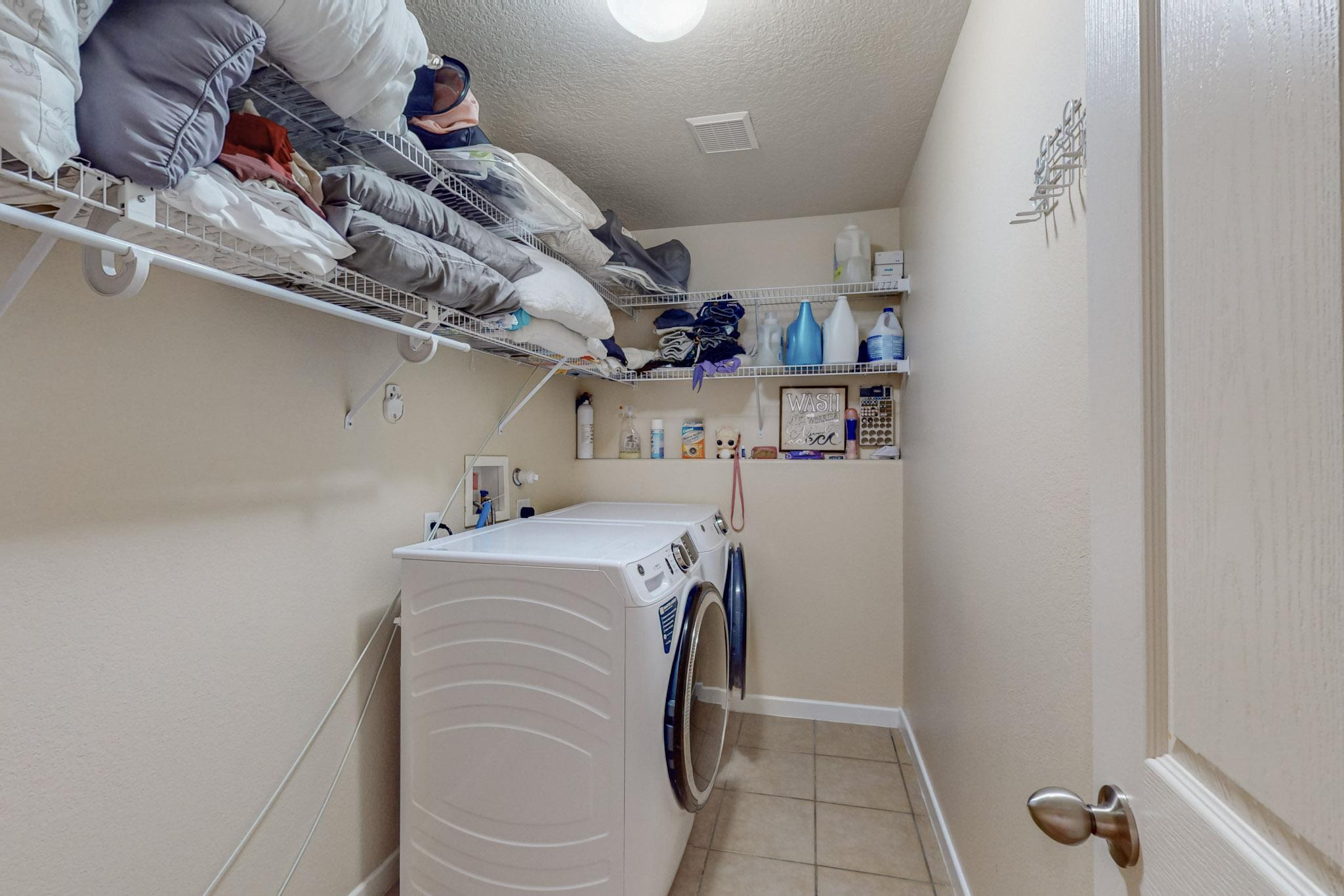 1124 REYNOSA Loop SE