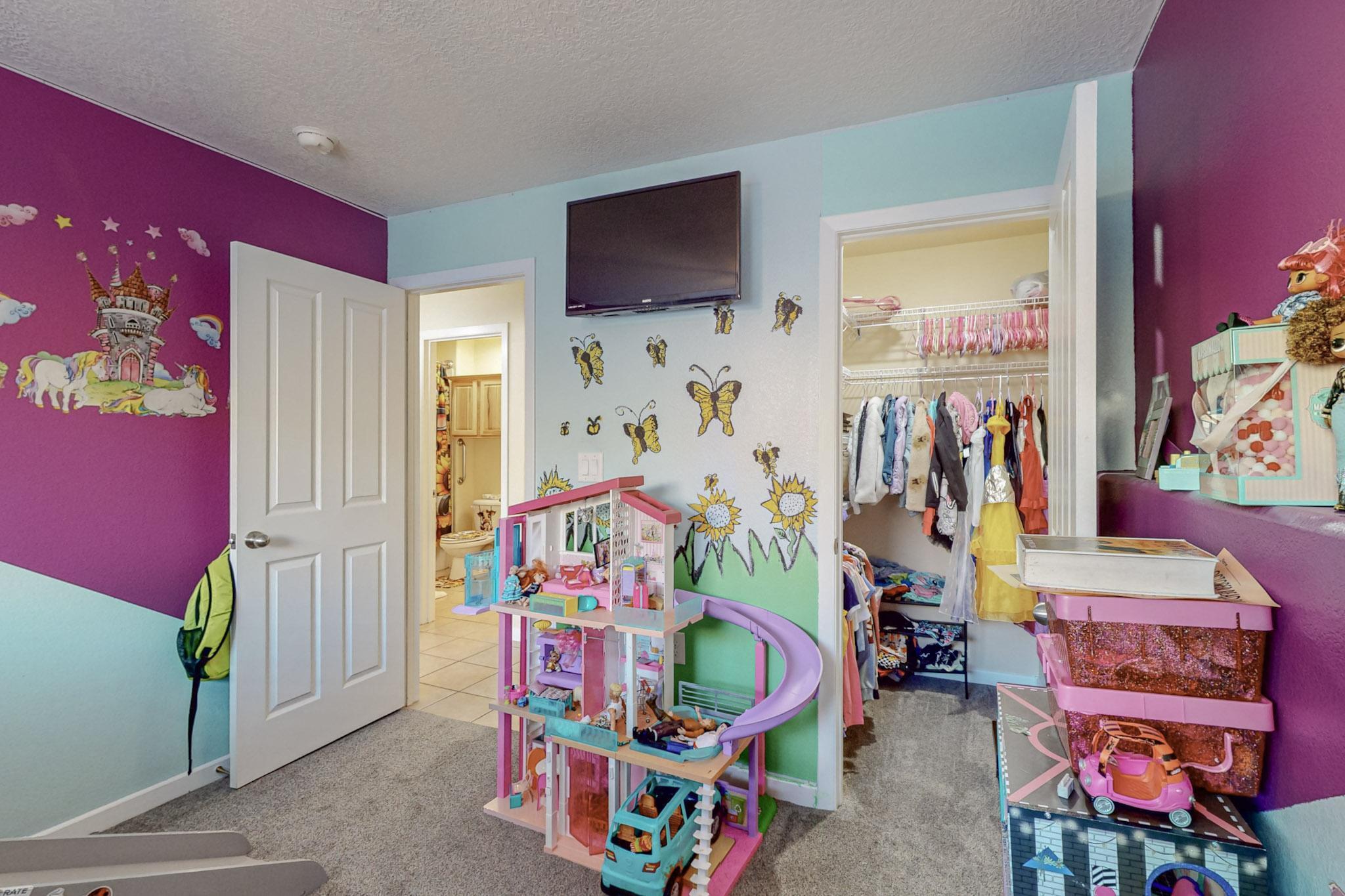 1124 REYNOSA Loop SE