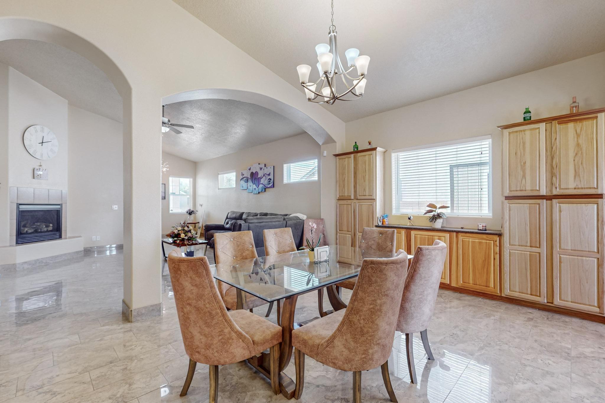 1124 REYNOSA Loop SE