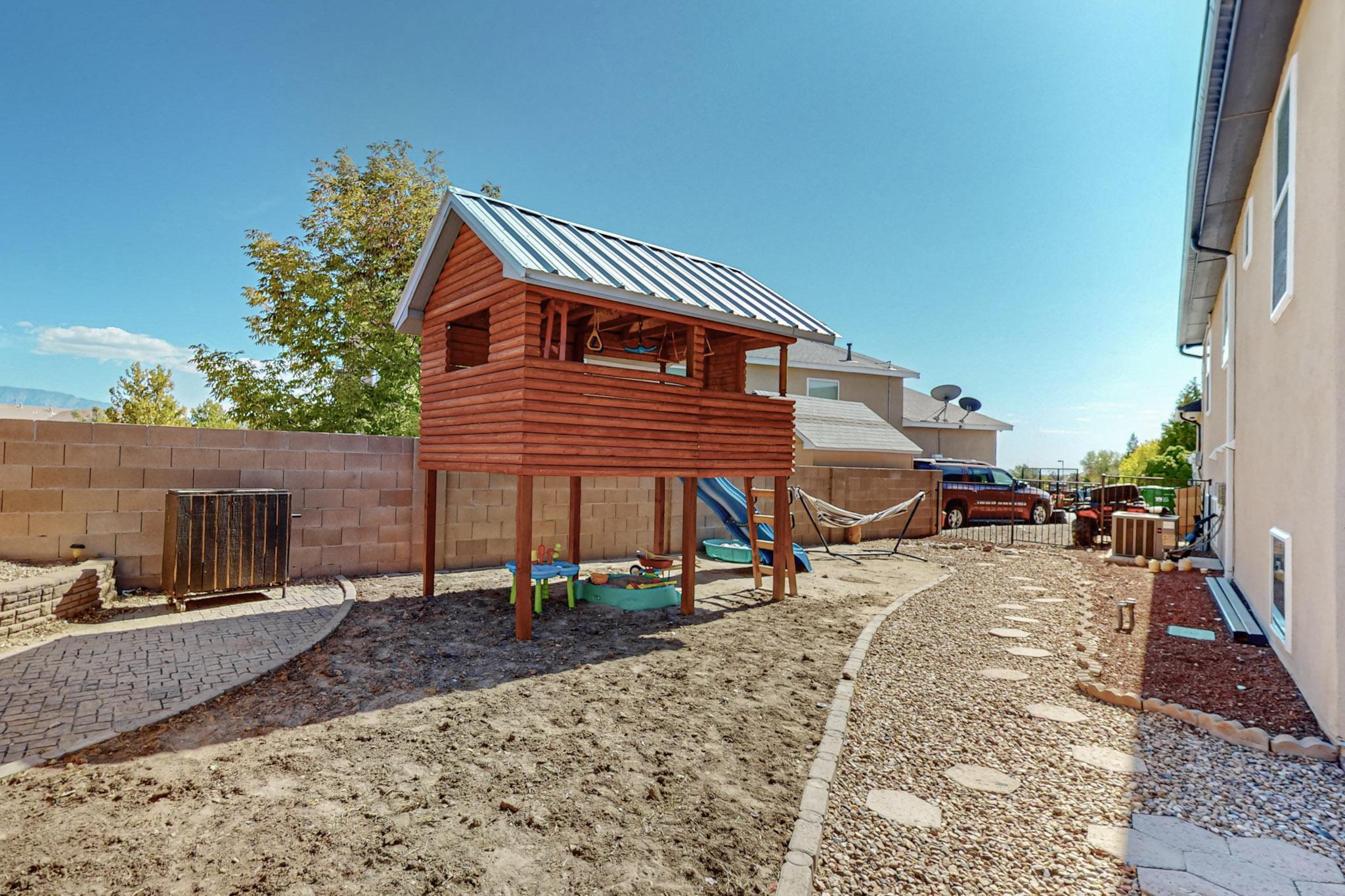 1124 REYNOSA Loop SE