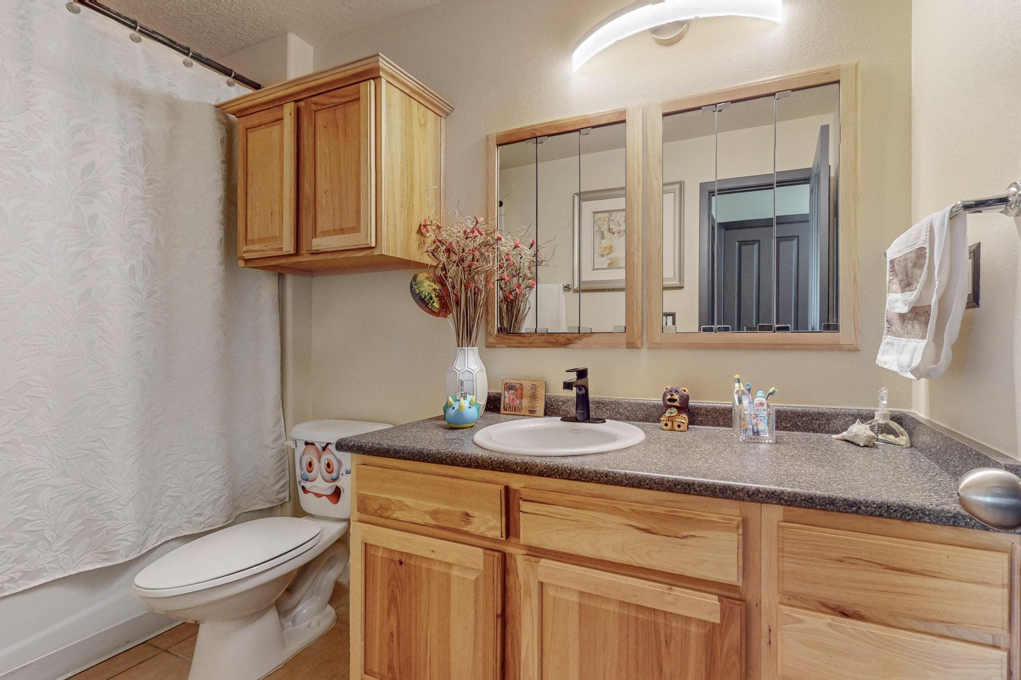 1124 REYNOSA Loop SE