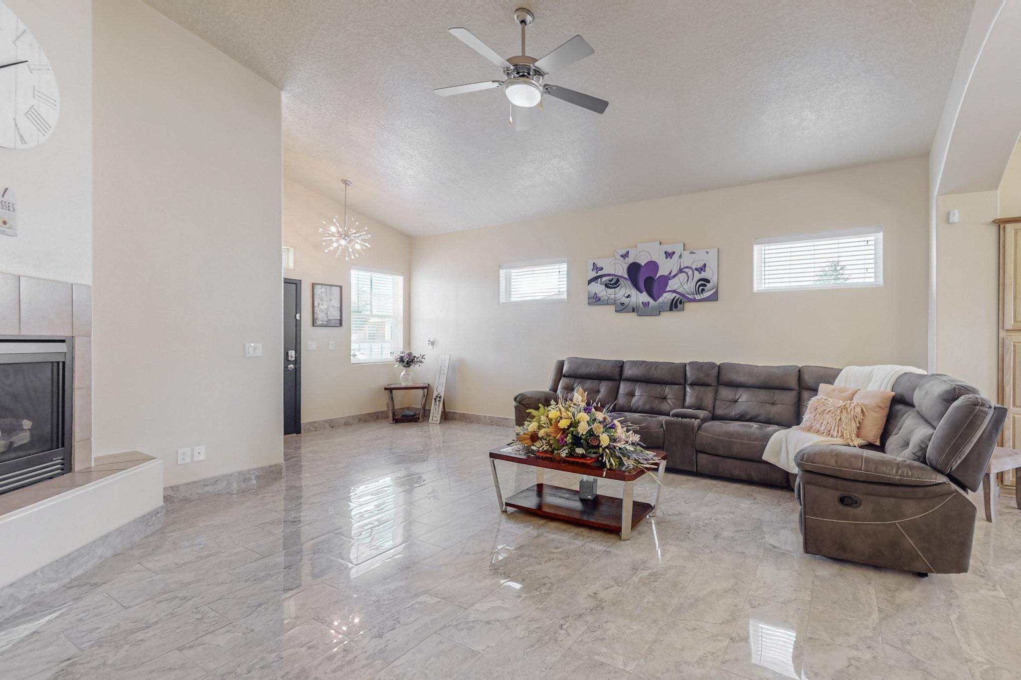 1124 REYNOSA Loop SE