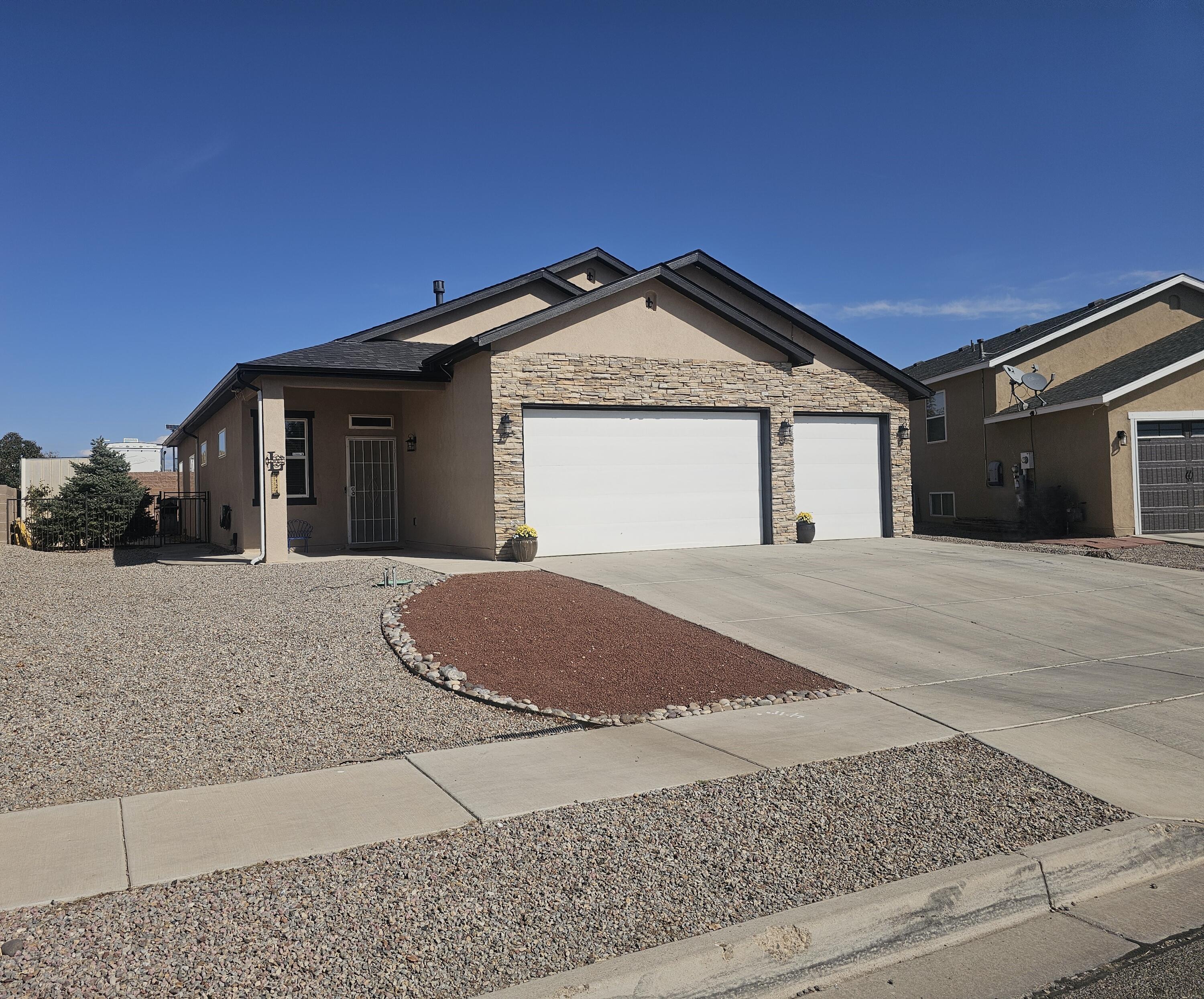 1124 REYNOSA Loop SE