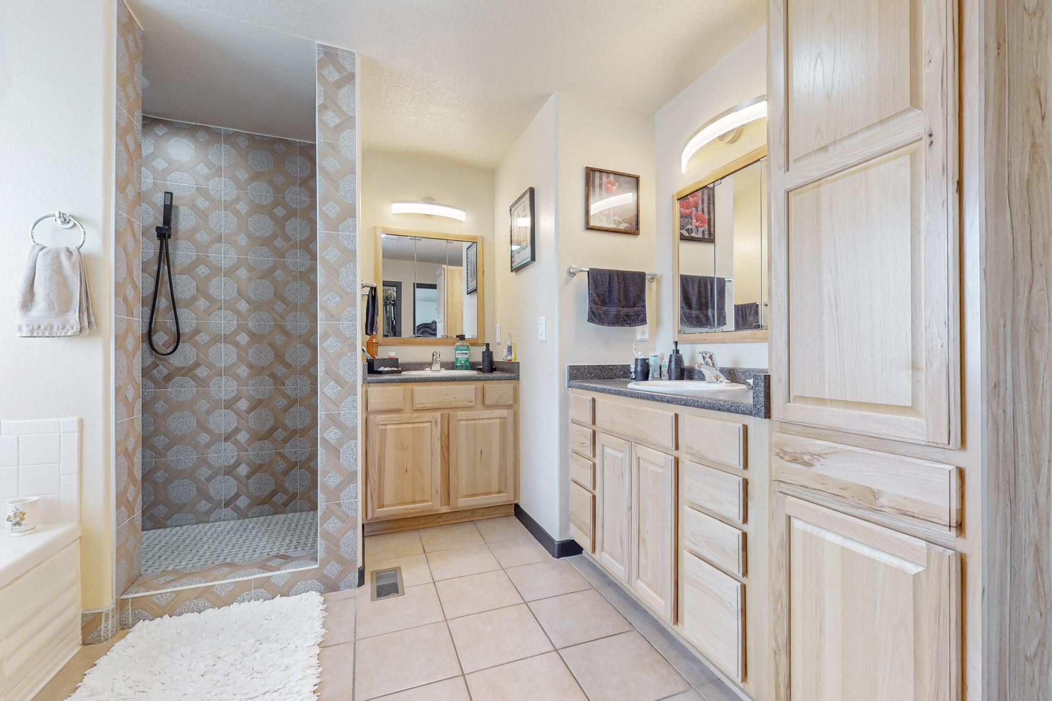 1124 REYNOSA Loop SE