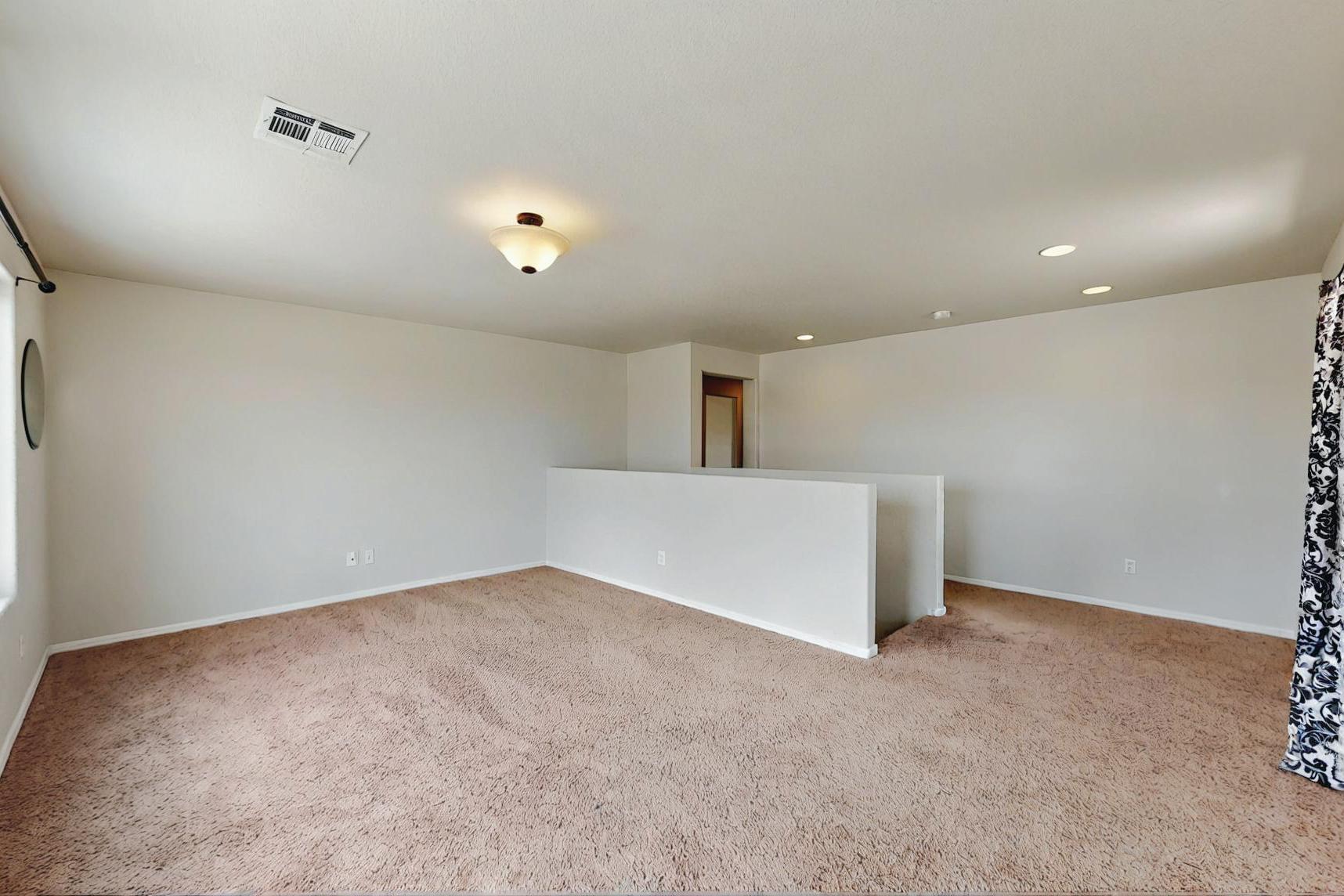 6745 Mountain Hawk Loop NE