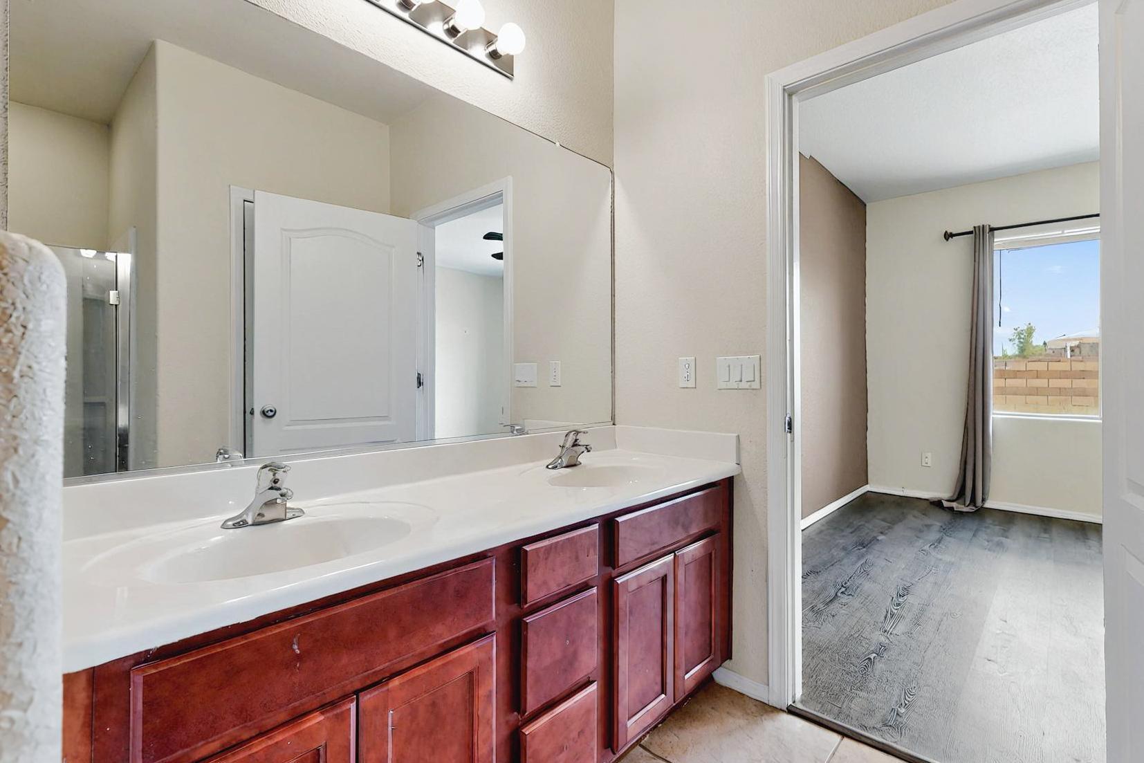 6745 Mountain Hawk Loop NE