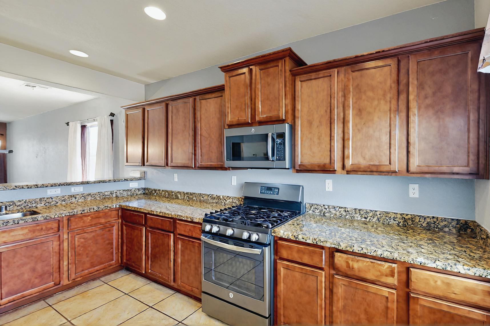 6745 Mountain Hawk Loop NE