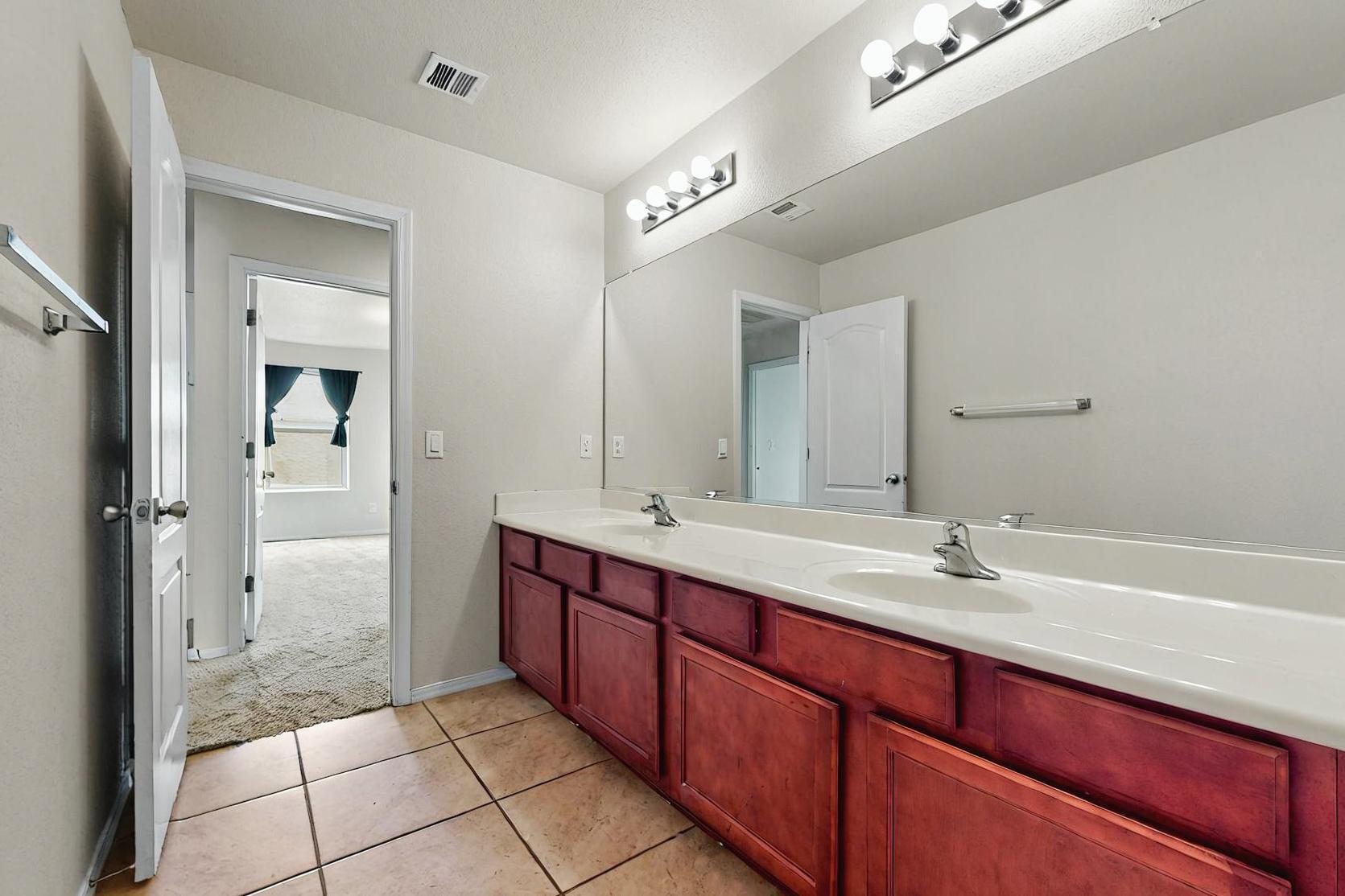 6745 Mountain Hawk Loop NE