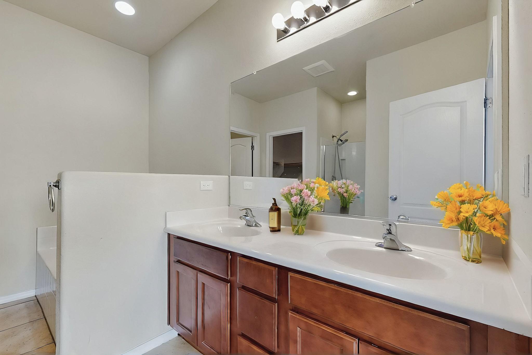 6745 Mountain Hawk Loop NE