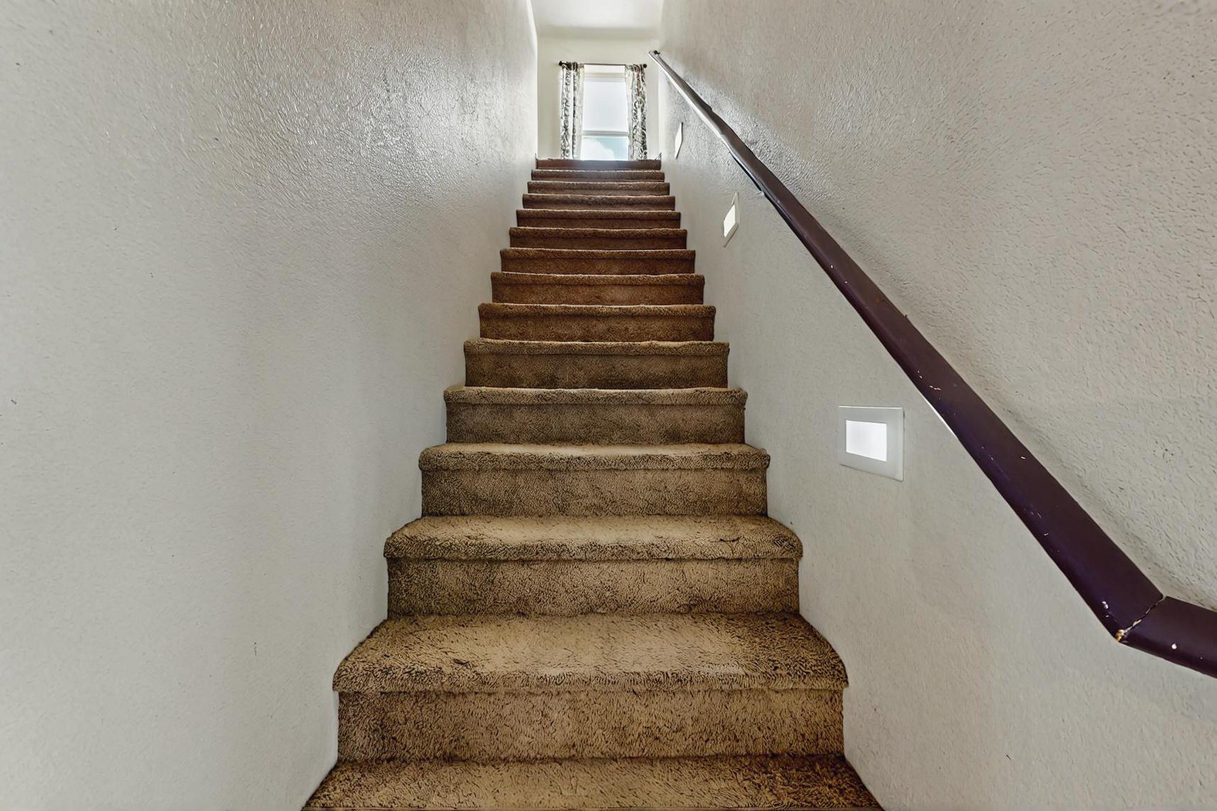 6745 Mountain Hawk Loop NE