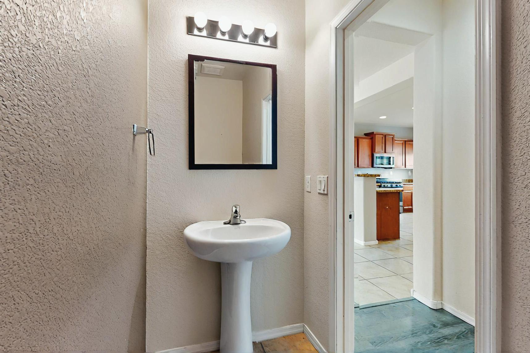 6745 Mountain Hawk Loop NE