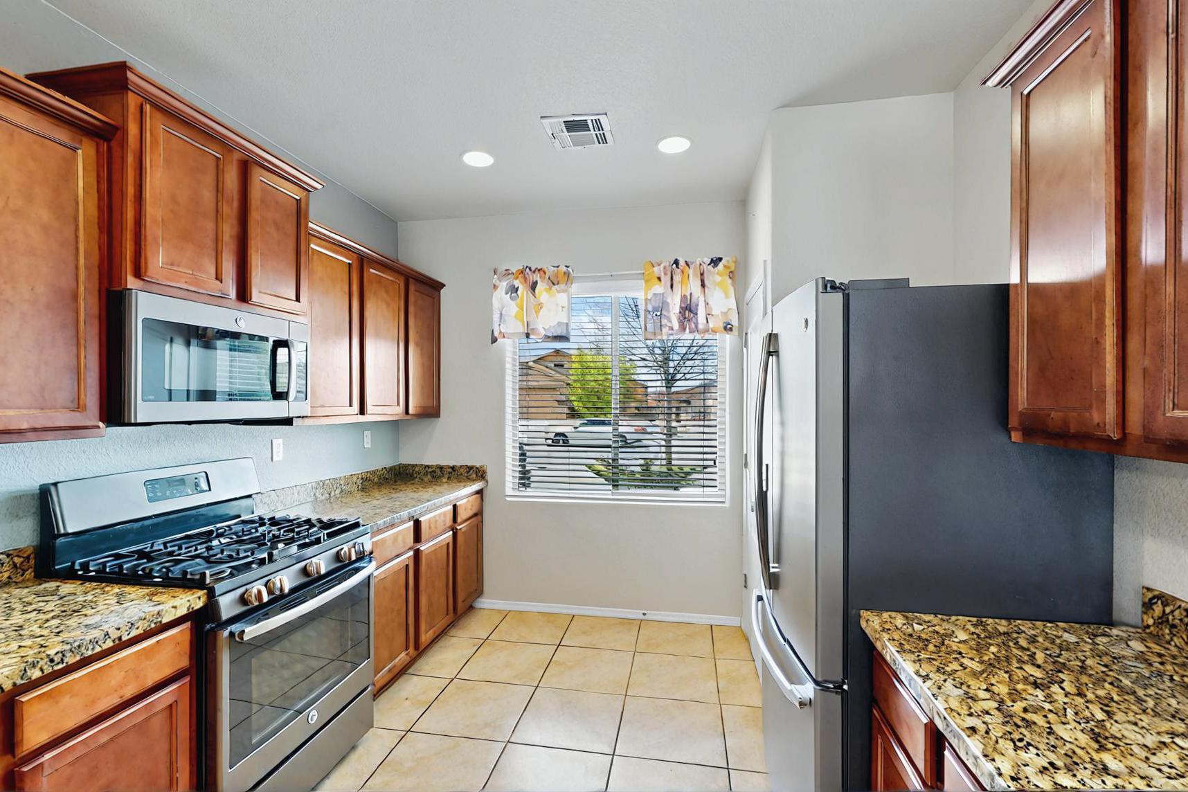 6745 Mountain Hawk Loop NE