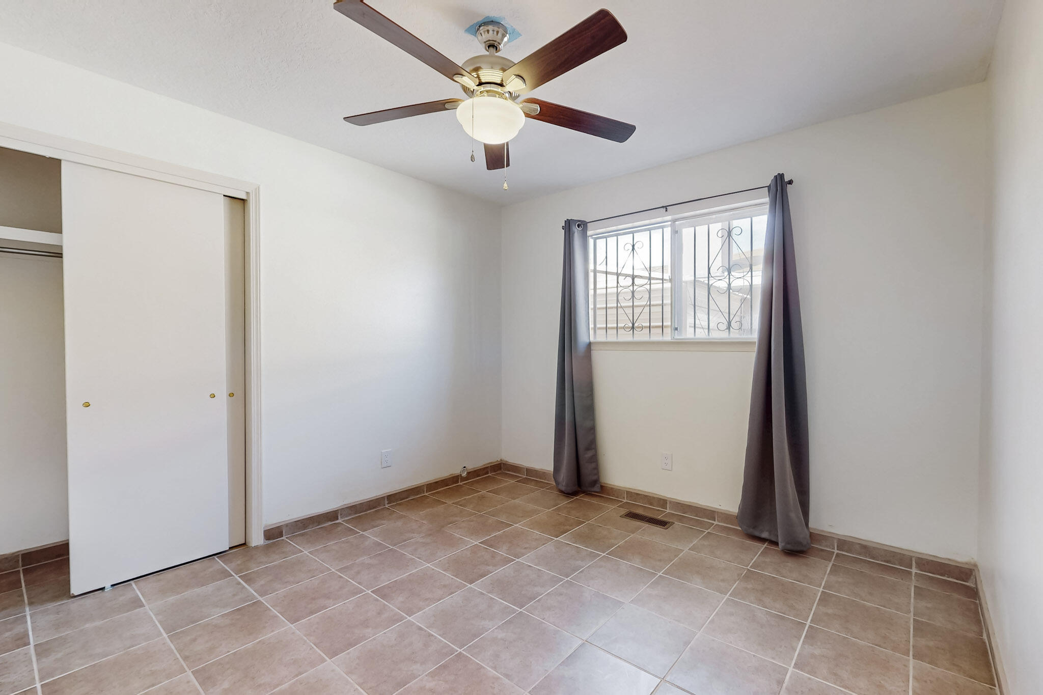 2413 FIGUEROA Drive NE