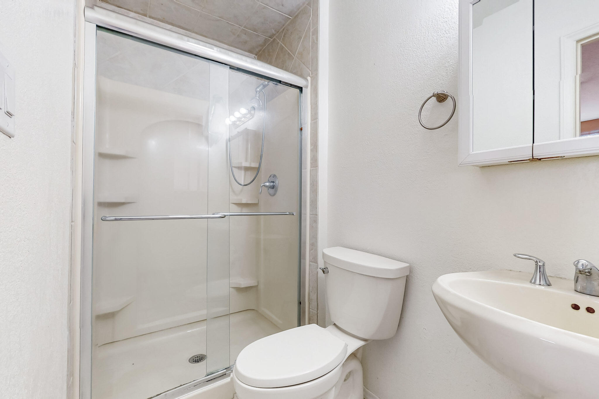 2413 FIGUEROA Drive NE