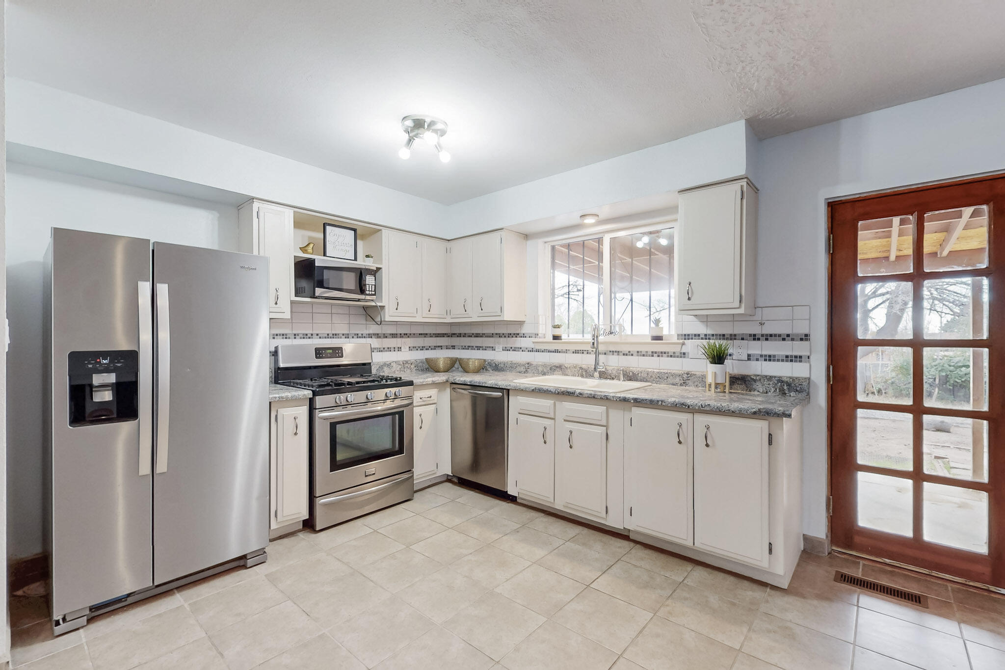 2413 FIGUEROA Drive NE