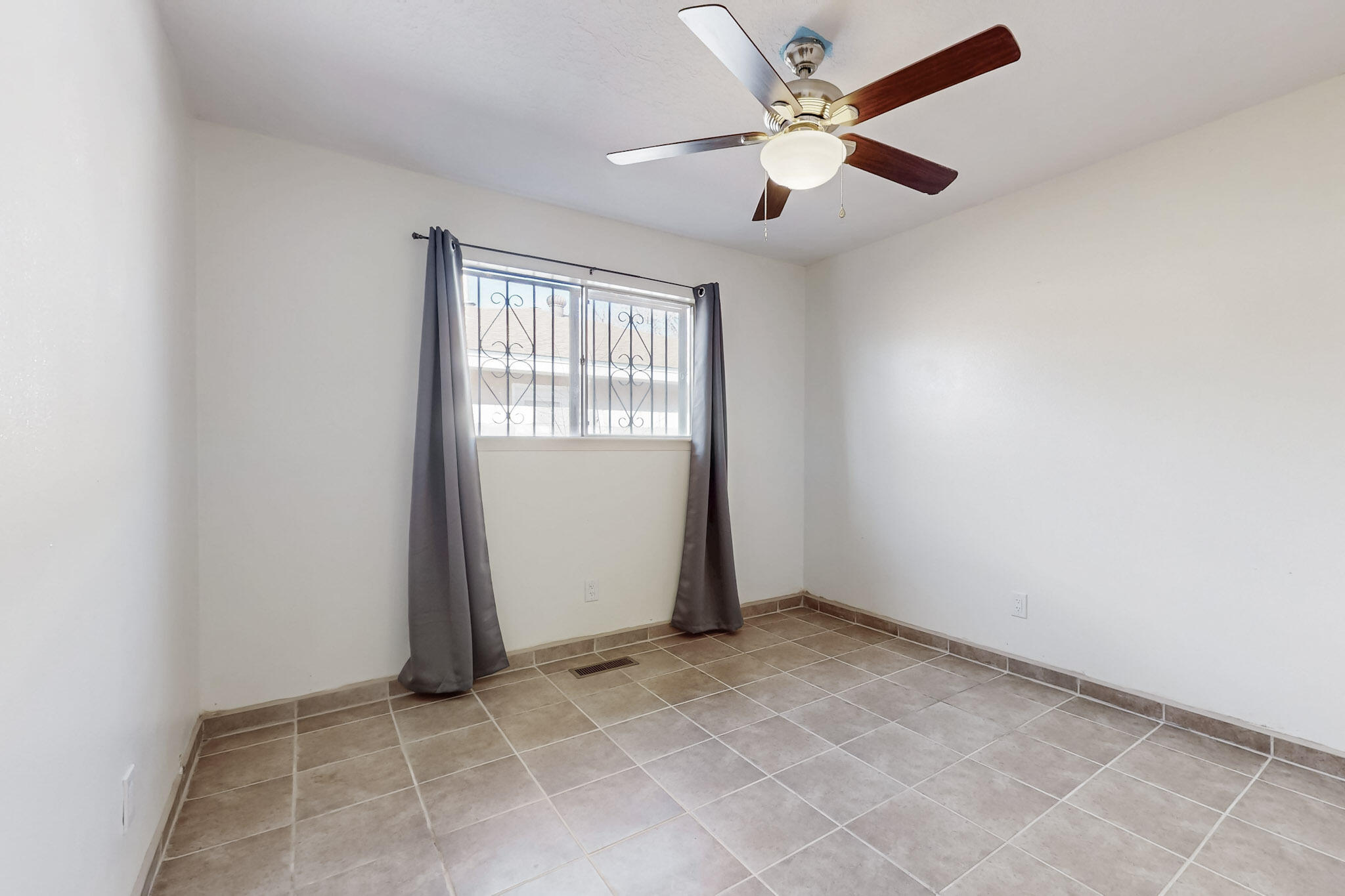 2413 FIGUEROA Drive NE