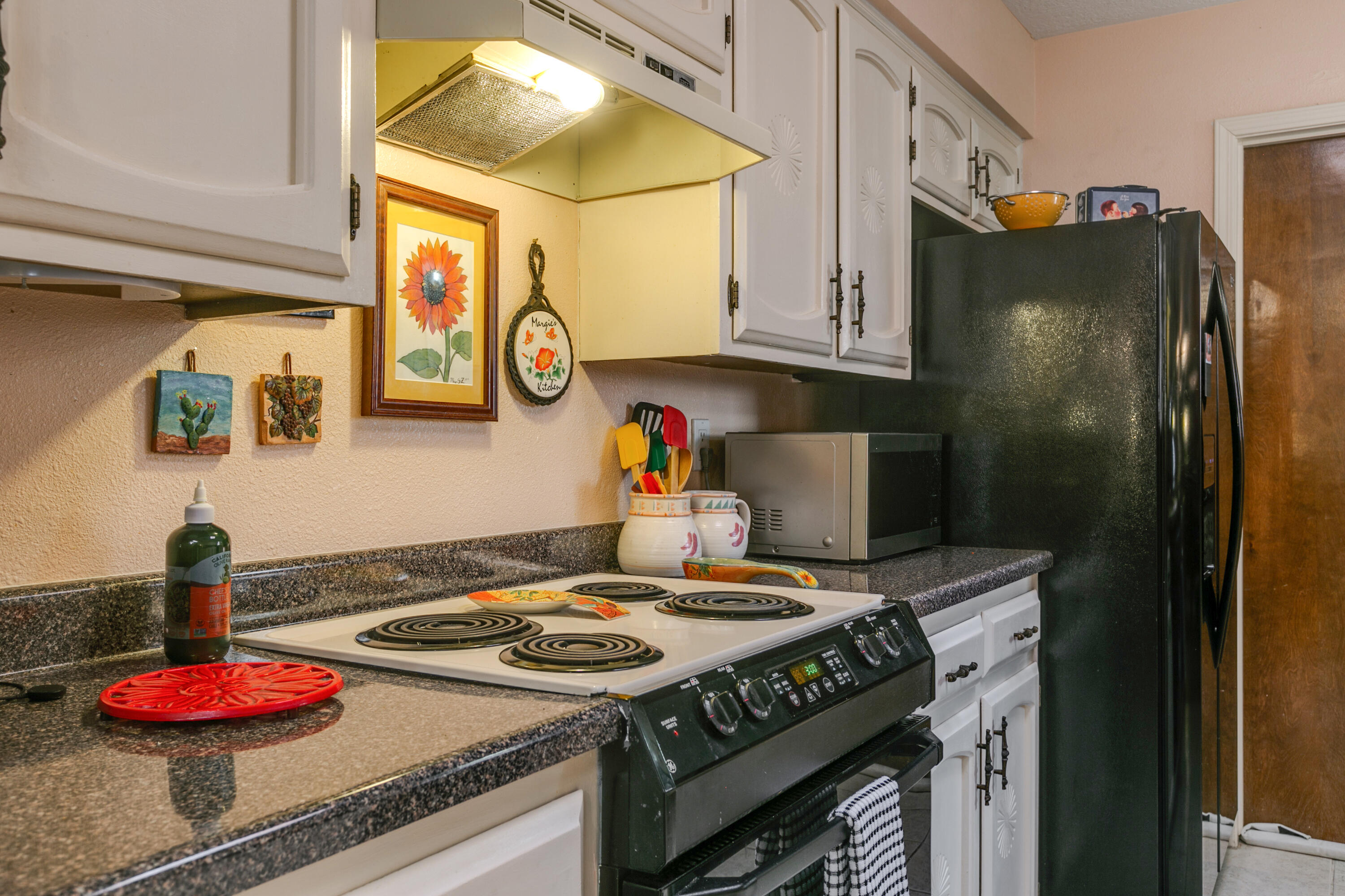 12828 DONETTE Court NE