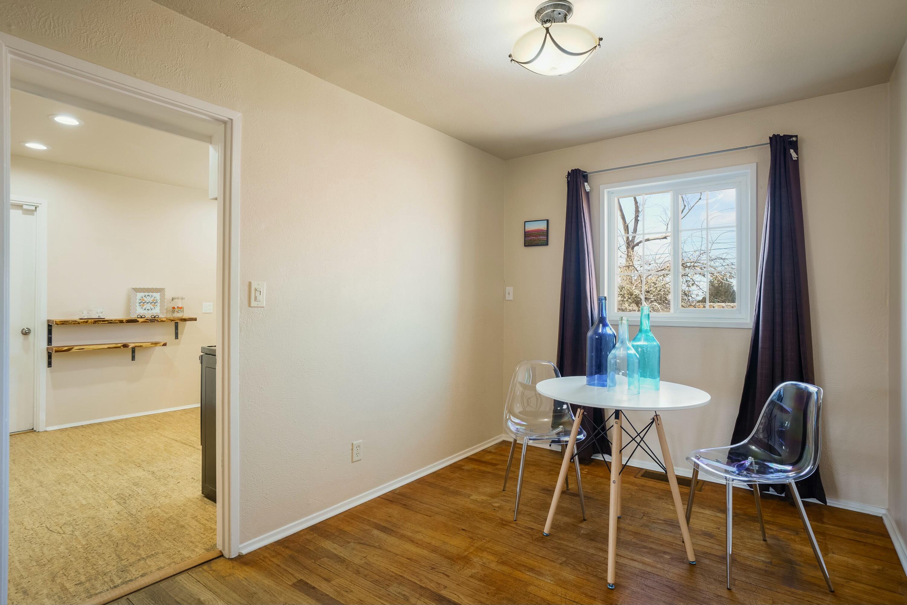 2317 VALENCIA Drive NE