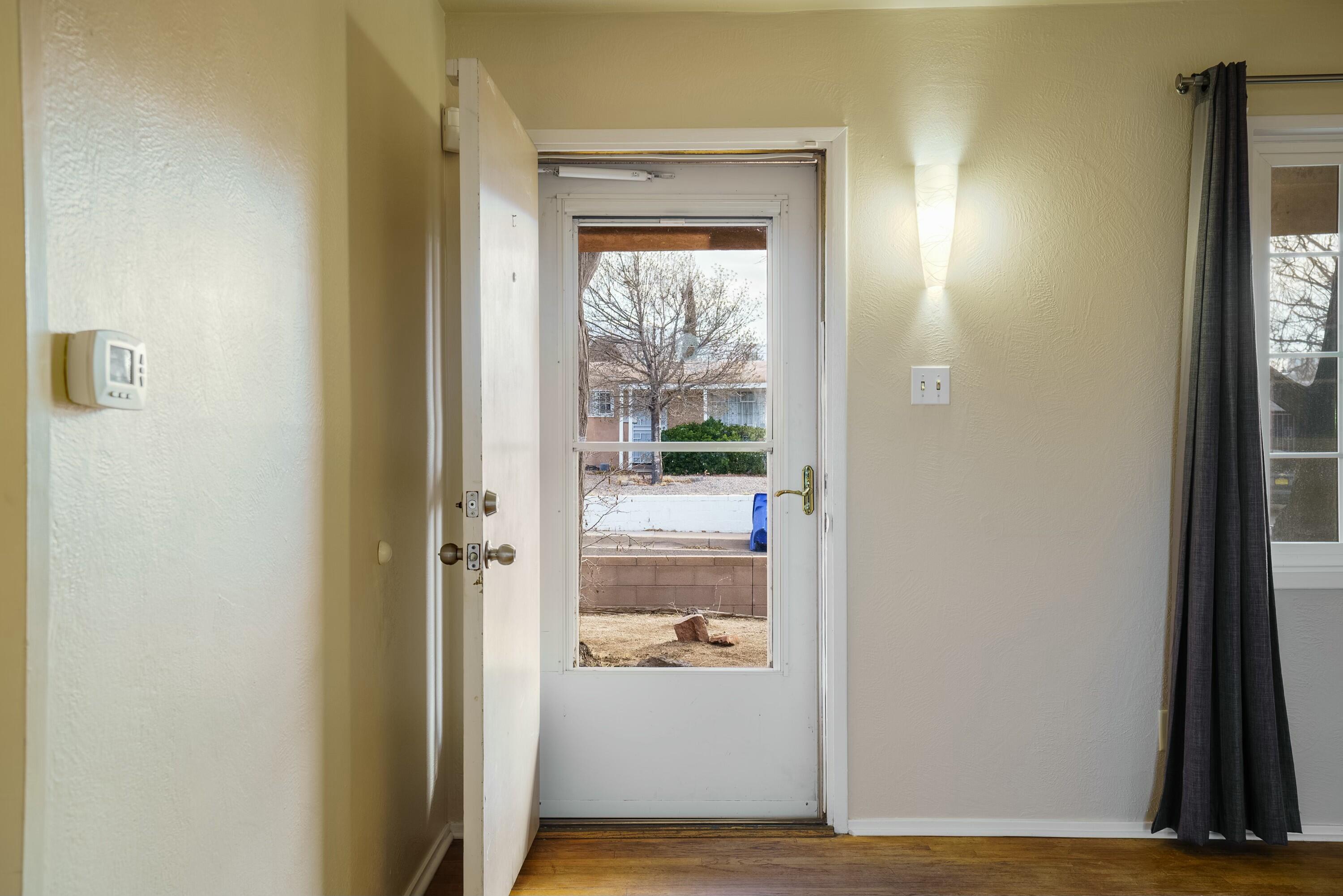 2317 VALENCIA Drive NE