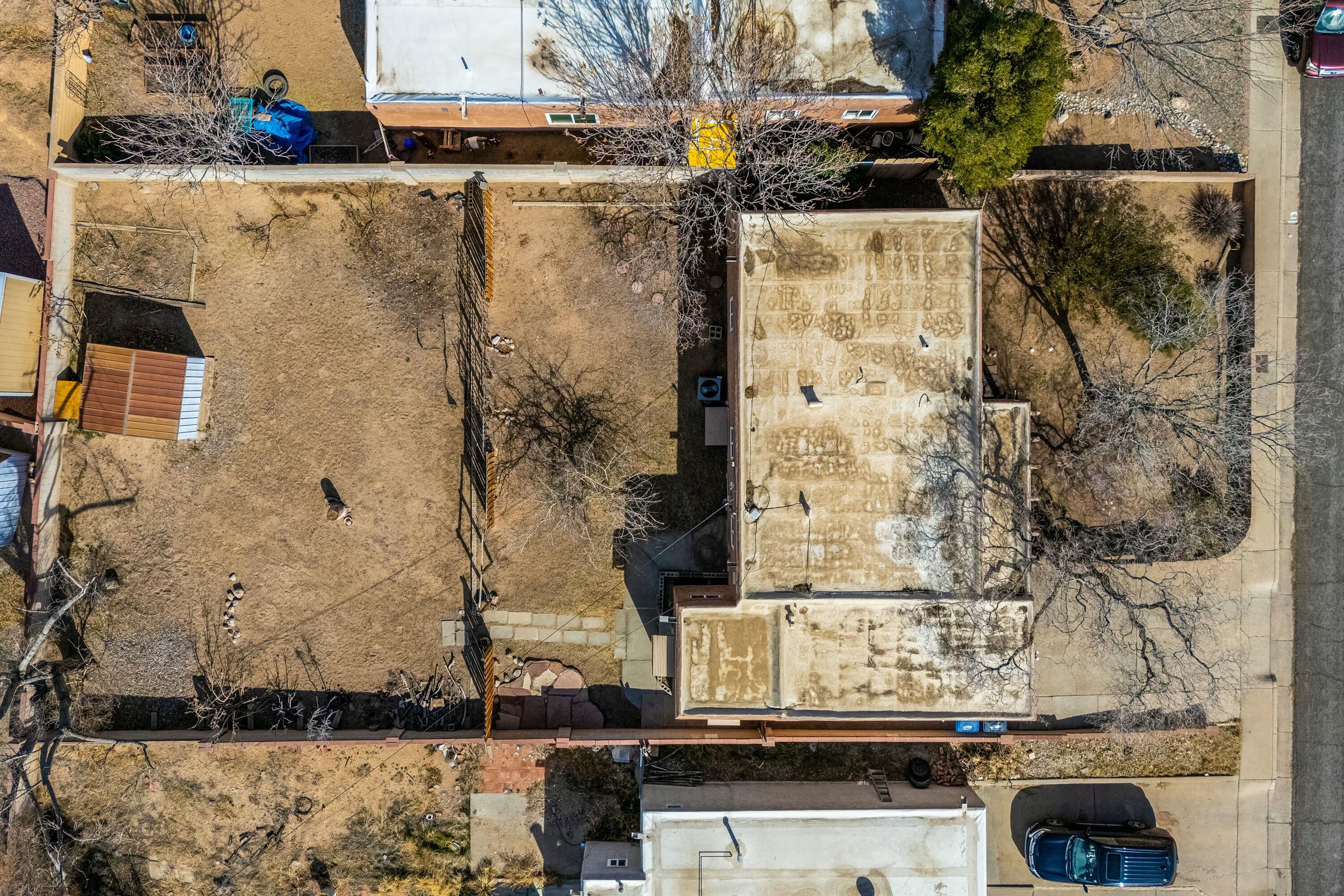 2317 VALENCIA Drive NE