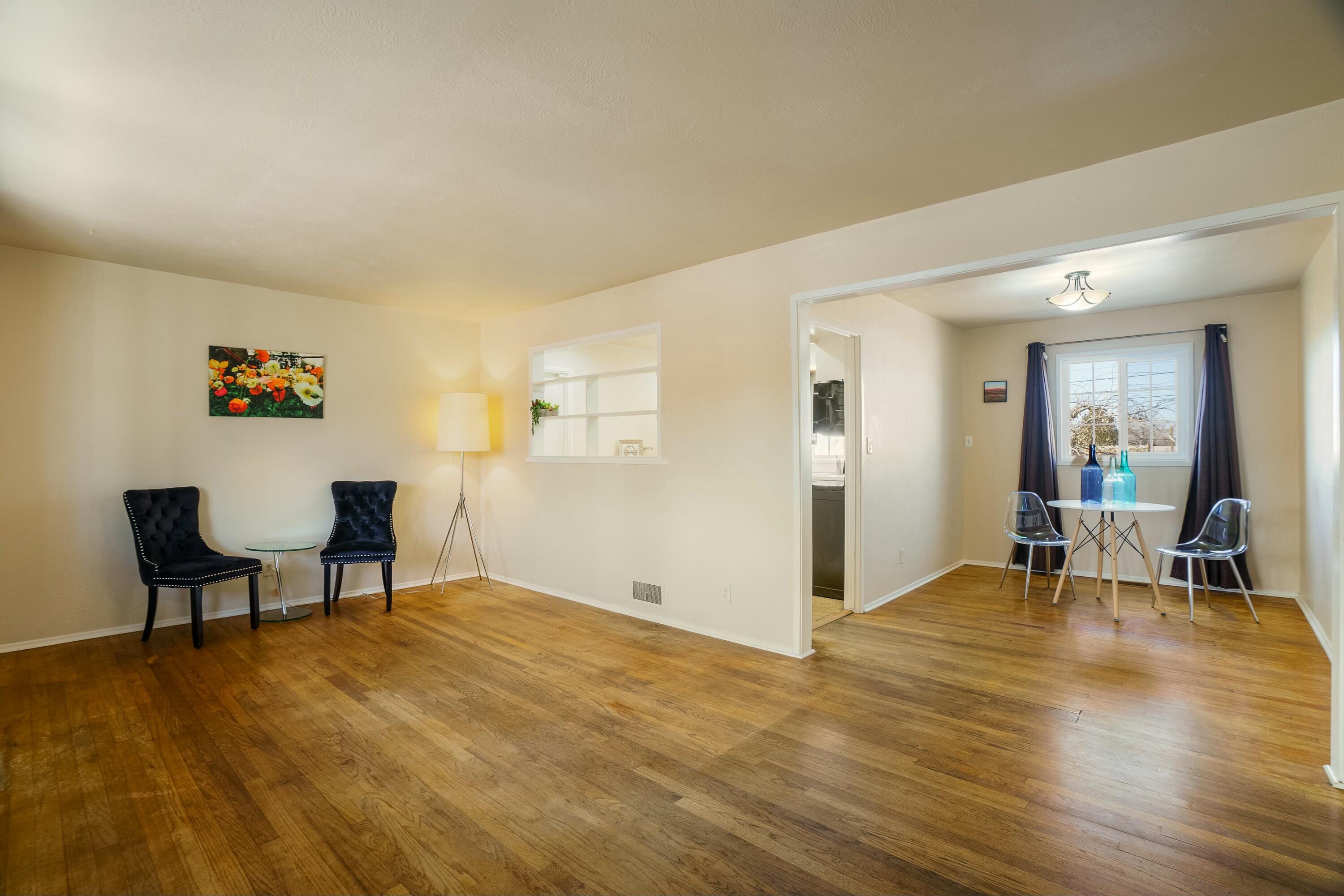 2317 VALENCIA Drive NE