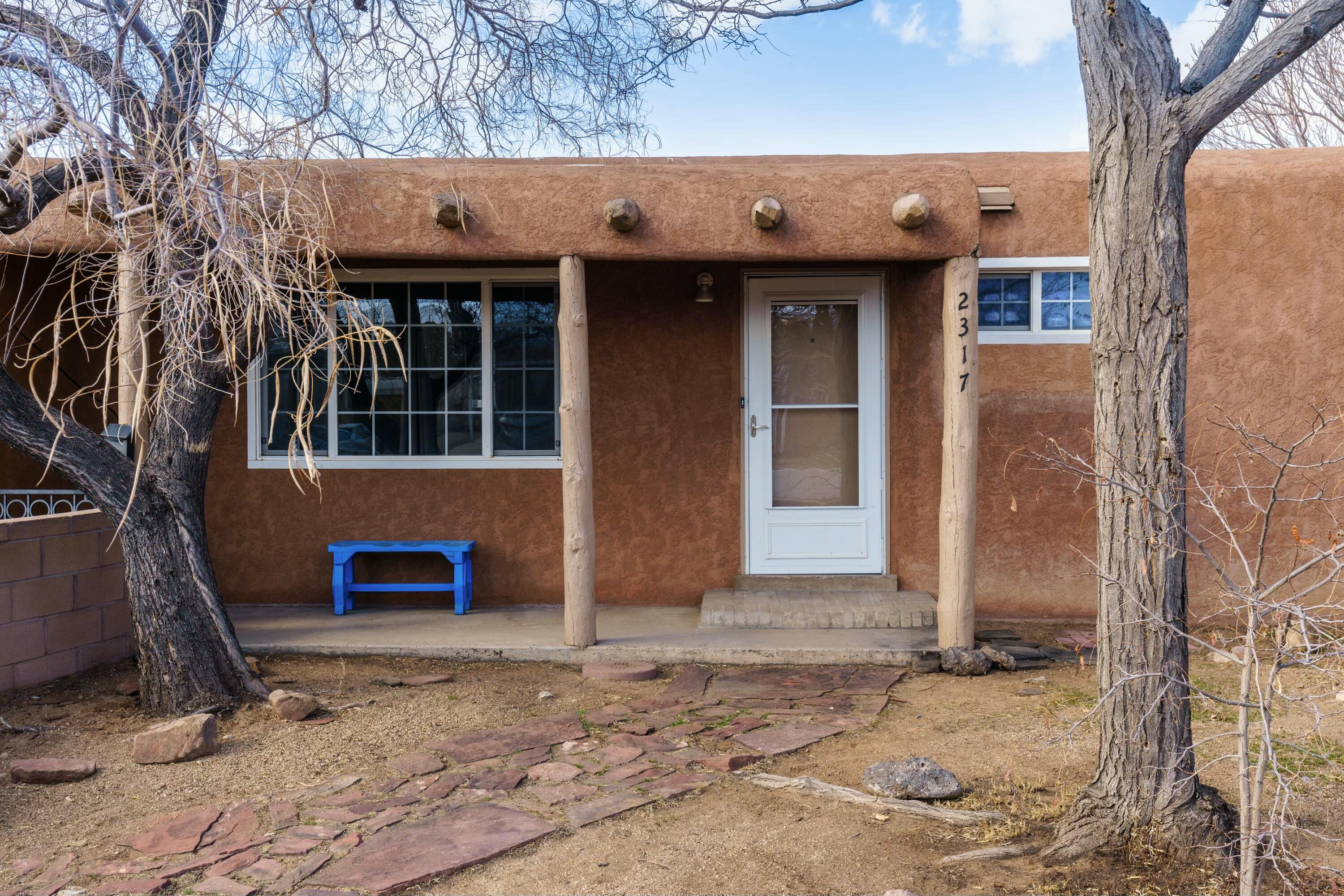 2317 VALENCIA Drive NE