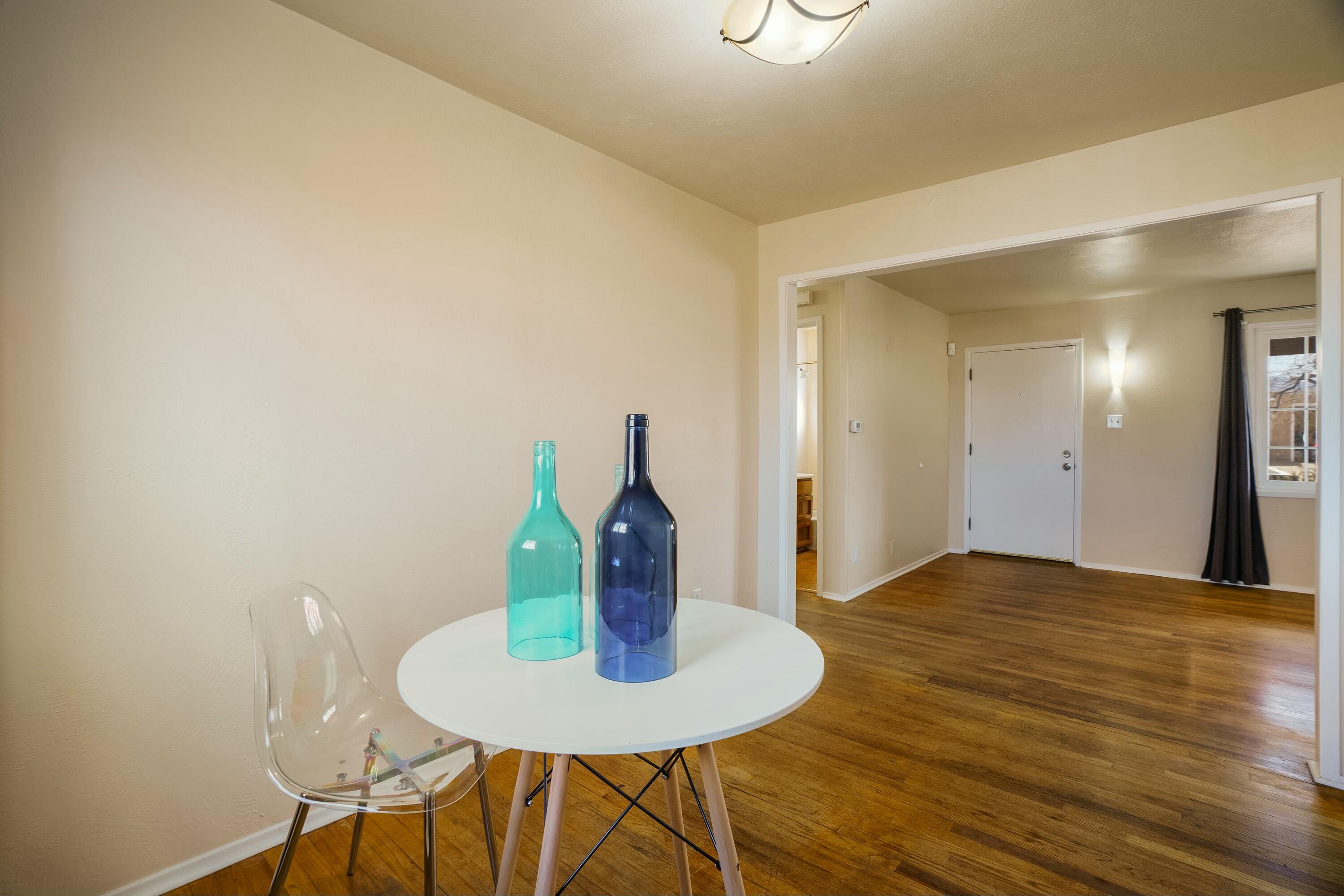 2317 VALENCIA Drive NE