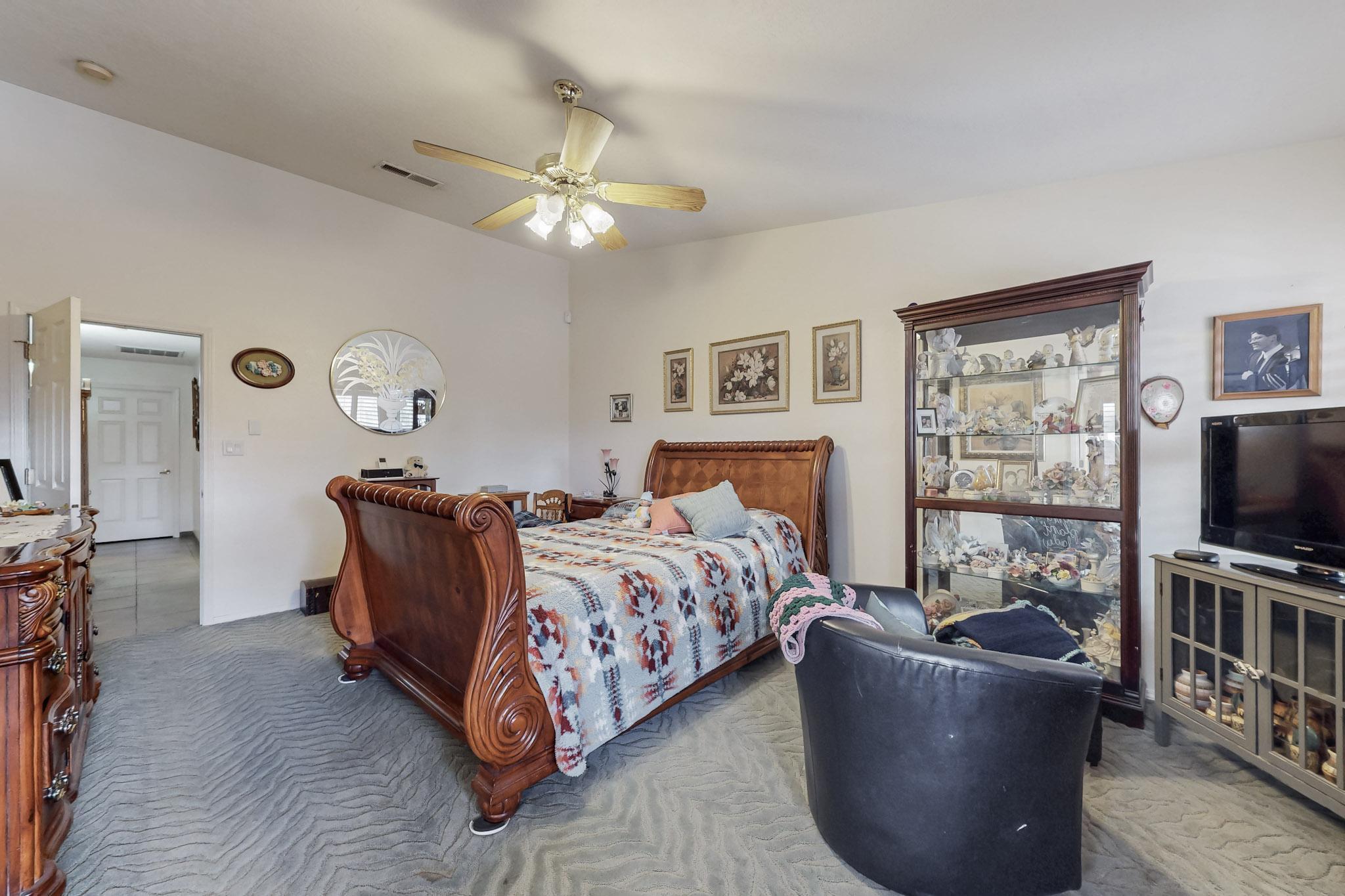 8304 CAMINO DEL VENADO NW