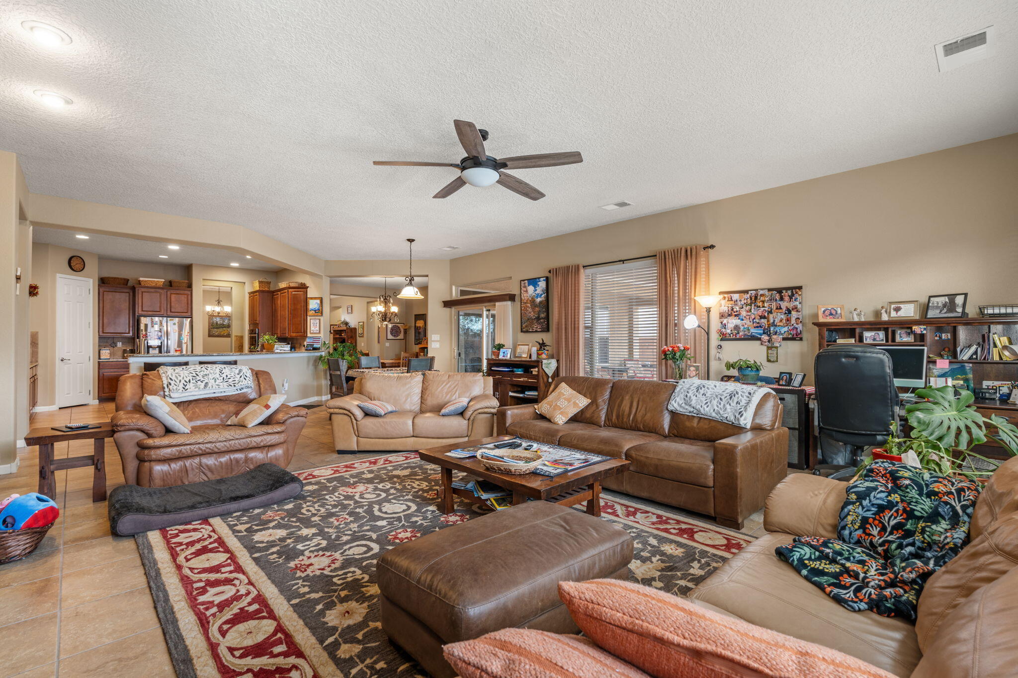 3816 TIERRA VISTA Place NE