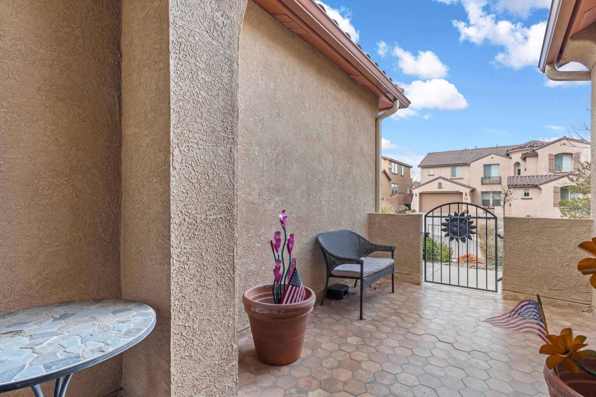 3816 TIERRA VISTA Place NE