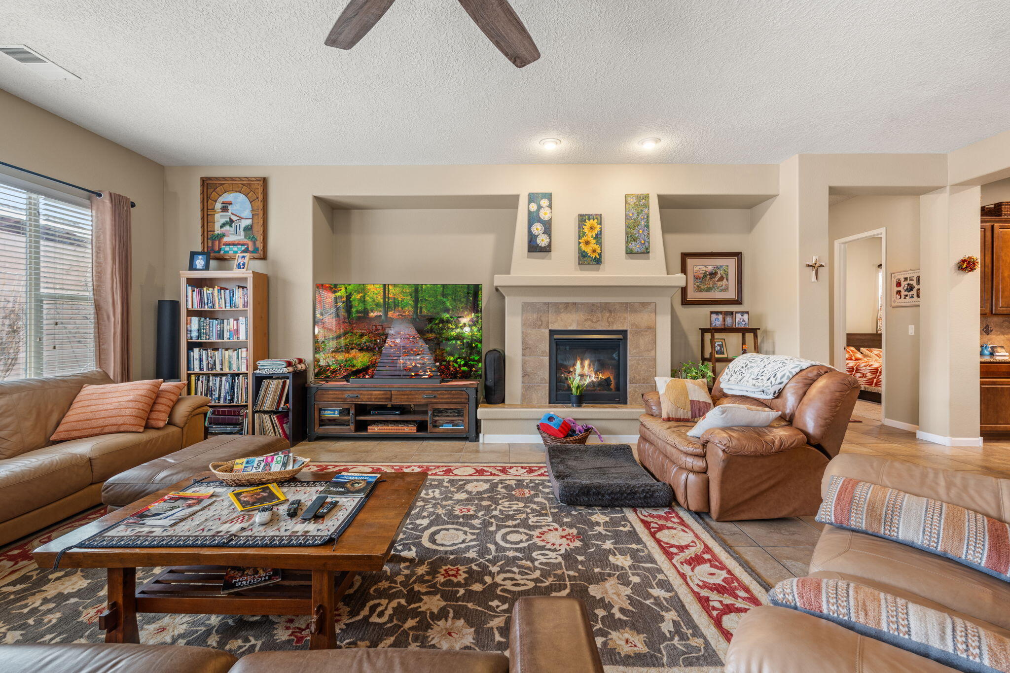 3816 TIERRA VISTA Place NE