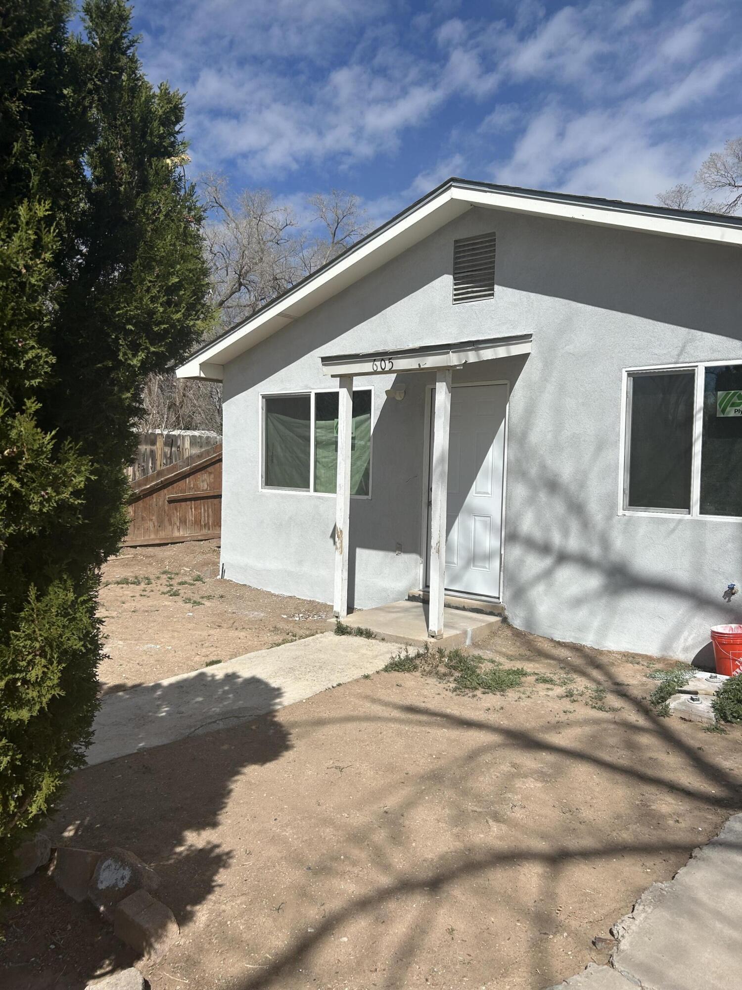 605 SAN CLEMENTE Avenue NW