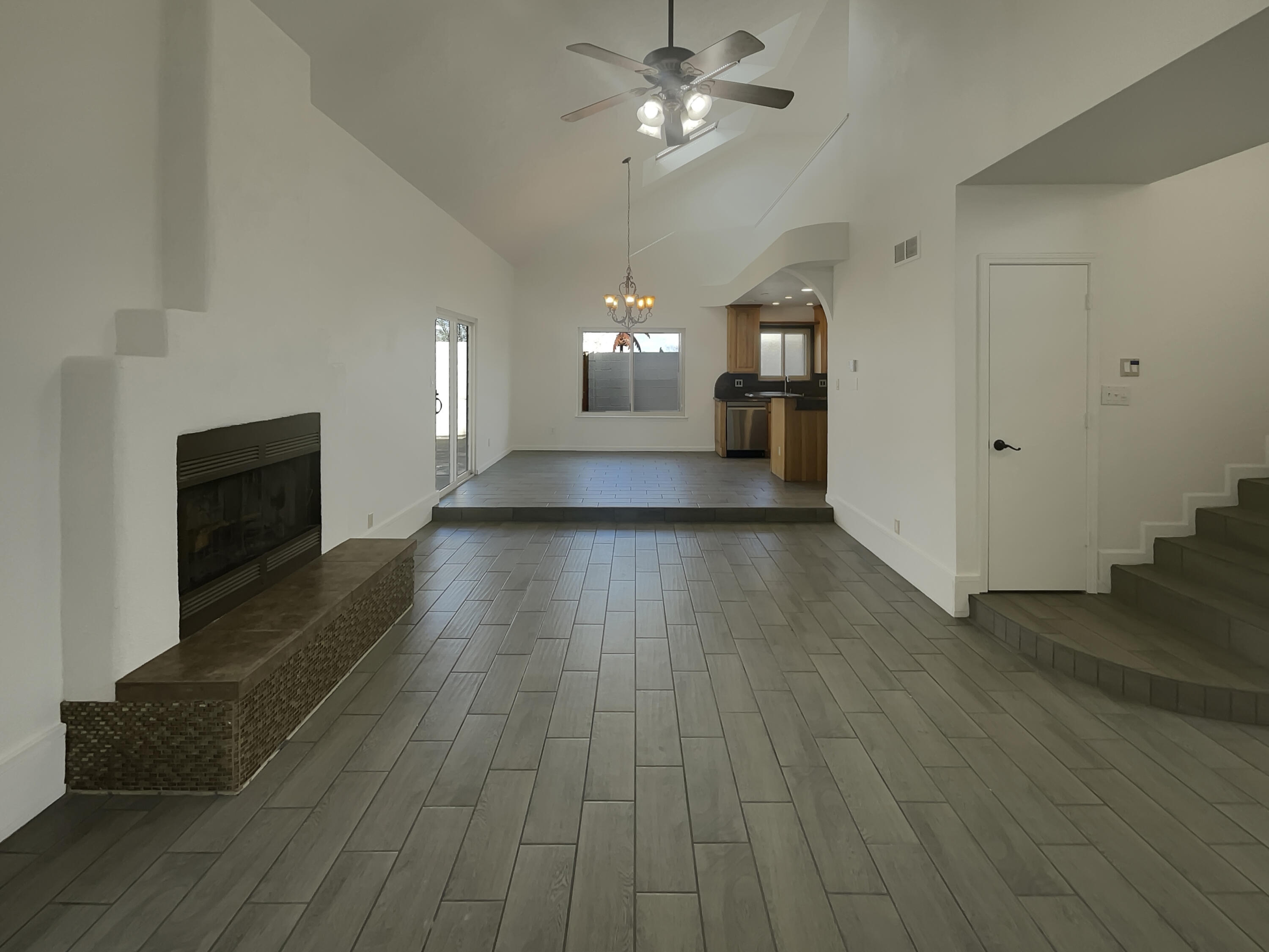 6737 GLEASON Avenue NW