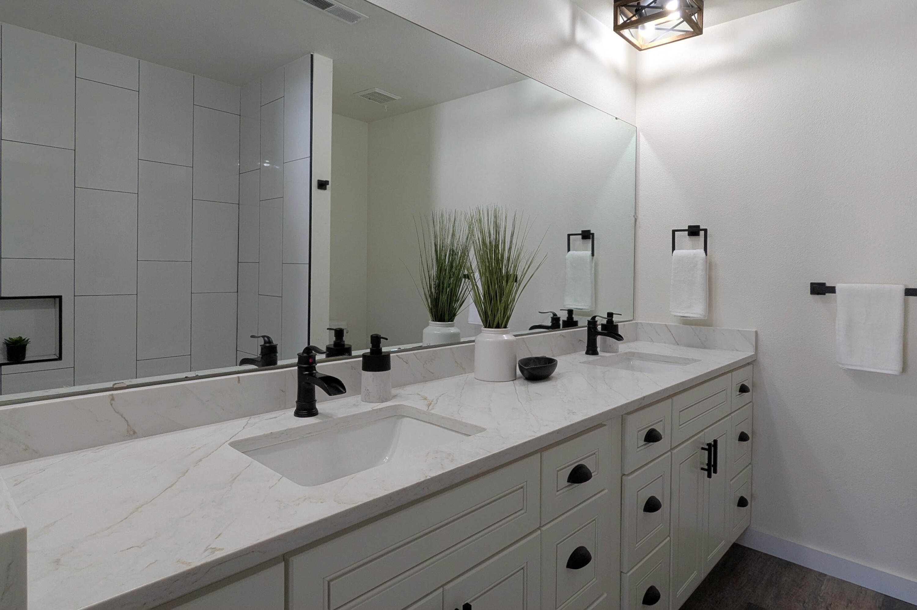 7555 PRAIRIE Road NE