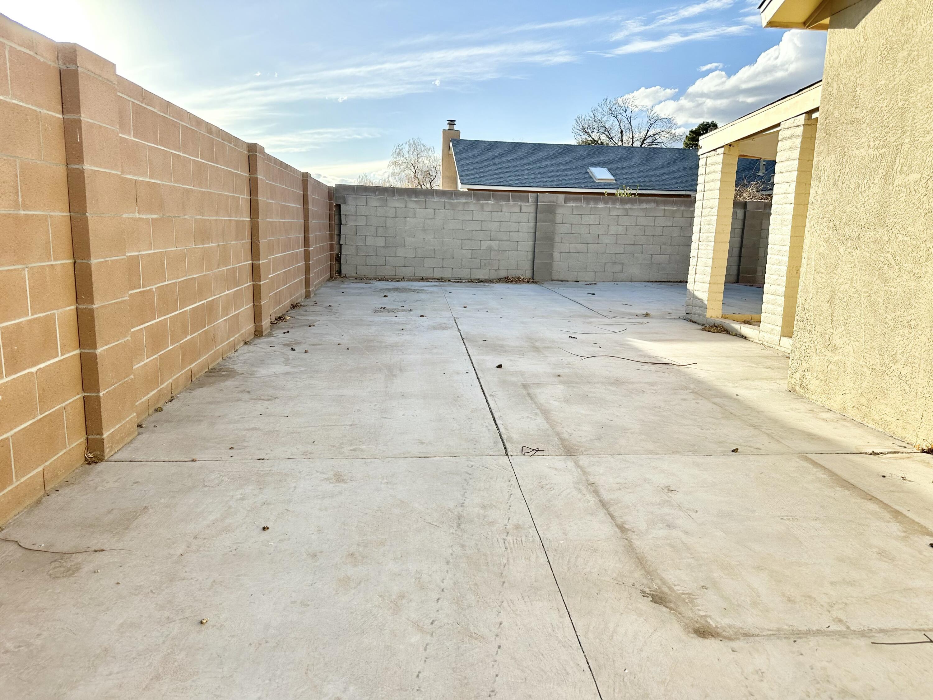 5501 Cochiti Court NW