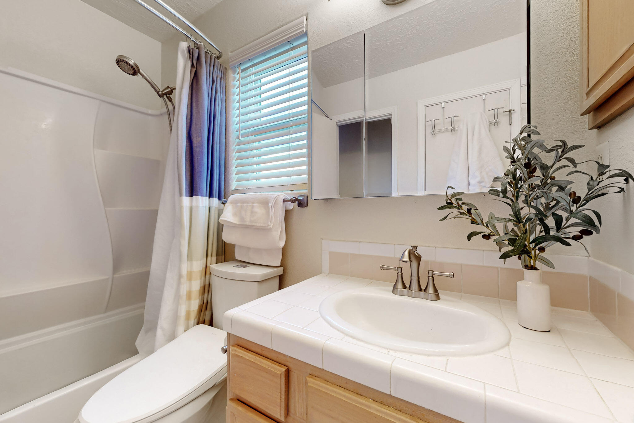 8409 WYNVIEW Court NW