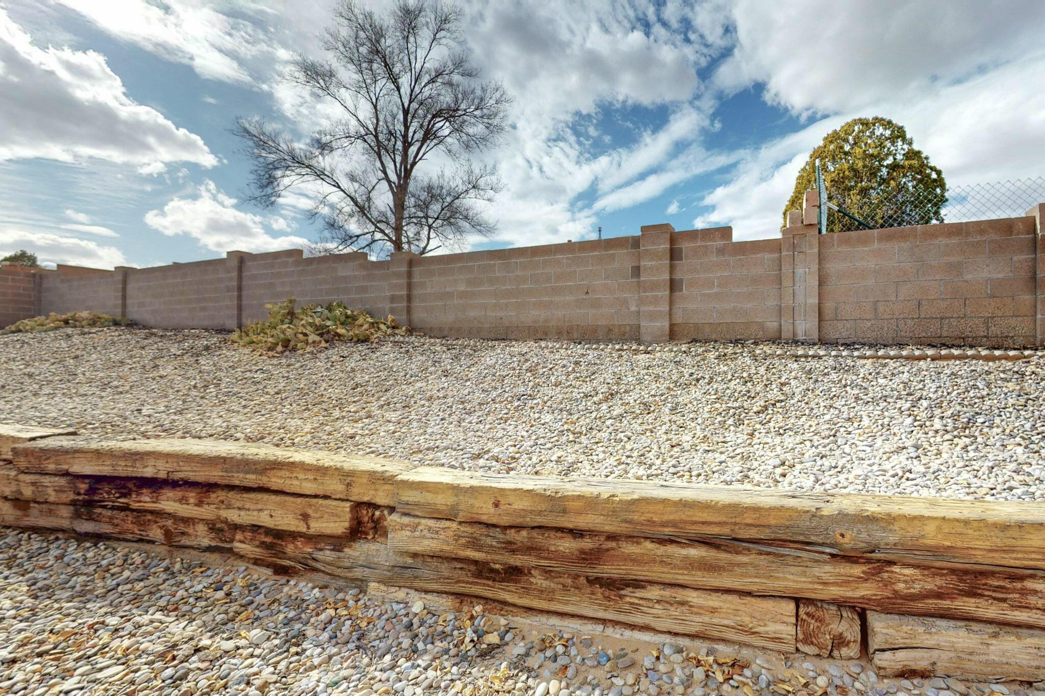 1089 SANDIA VISTA Road NE