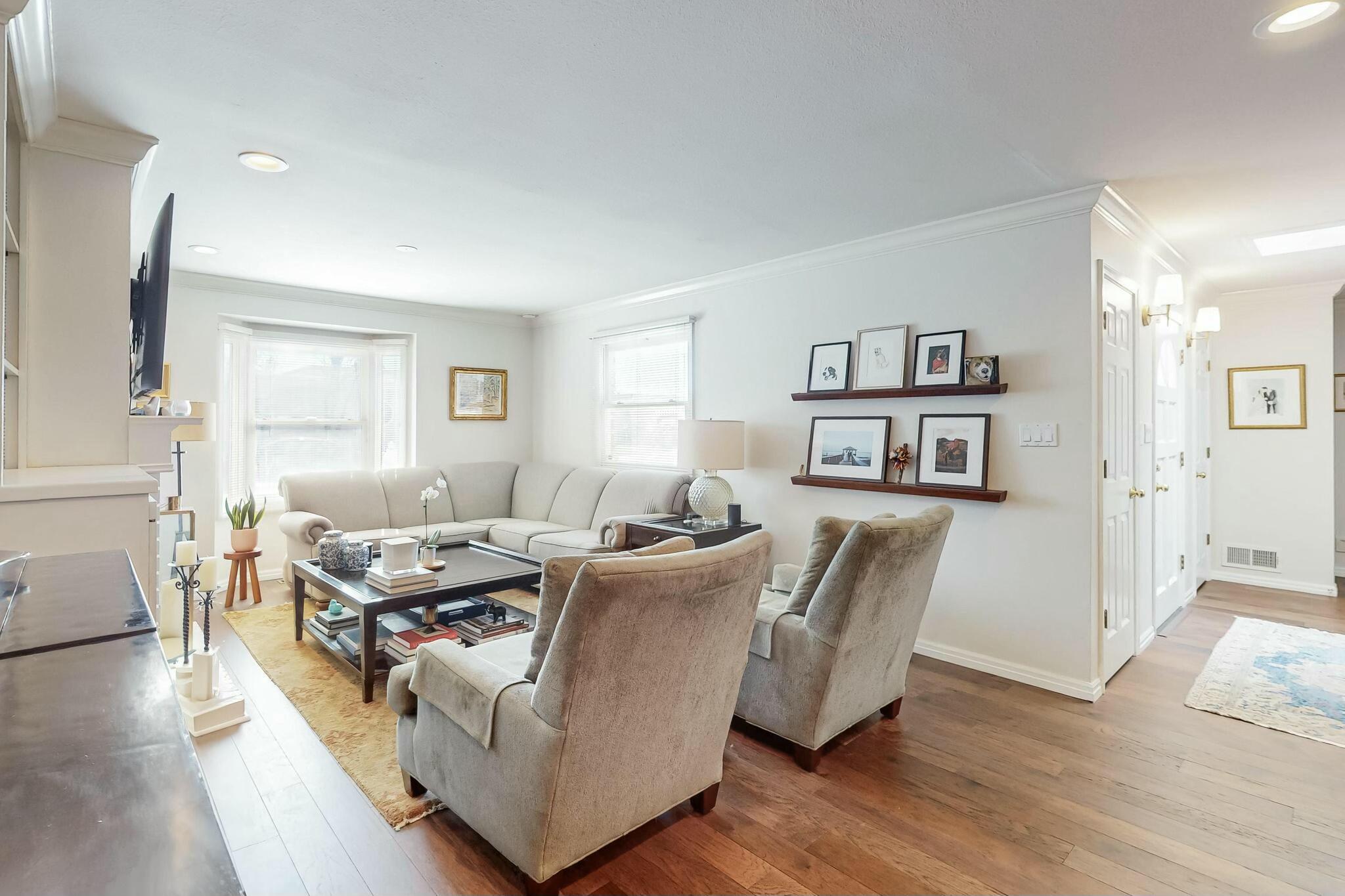 9101 WIMBLEDON Drive NE