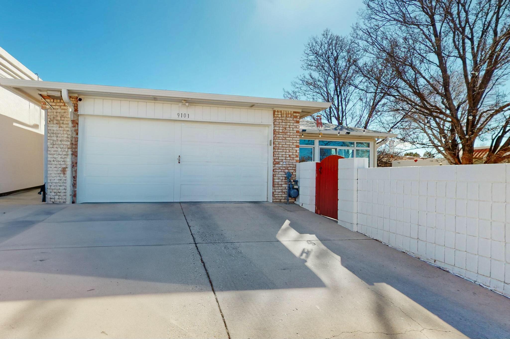 9101 WIMBLEDON Drive NE