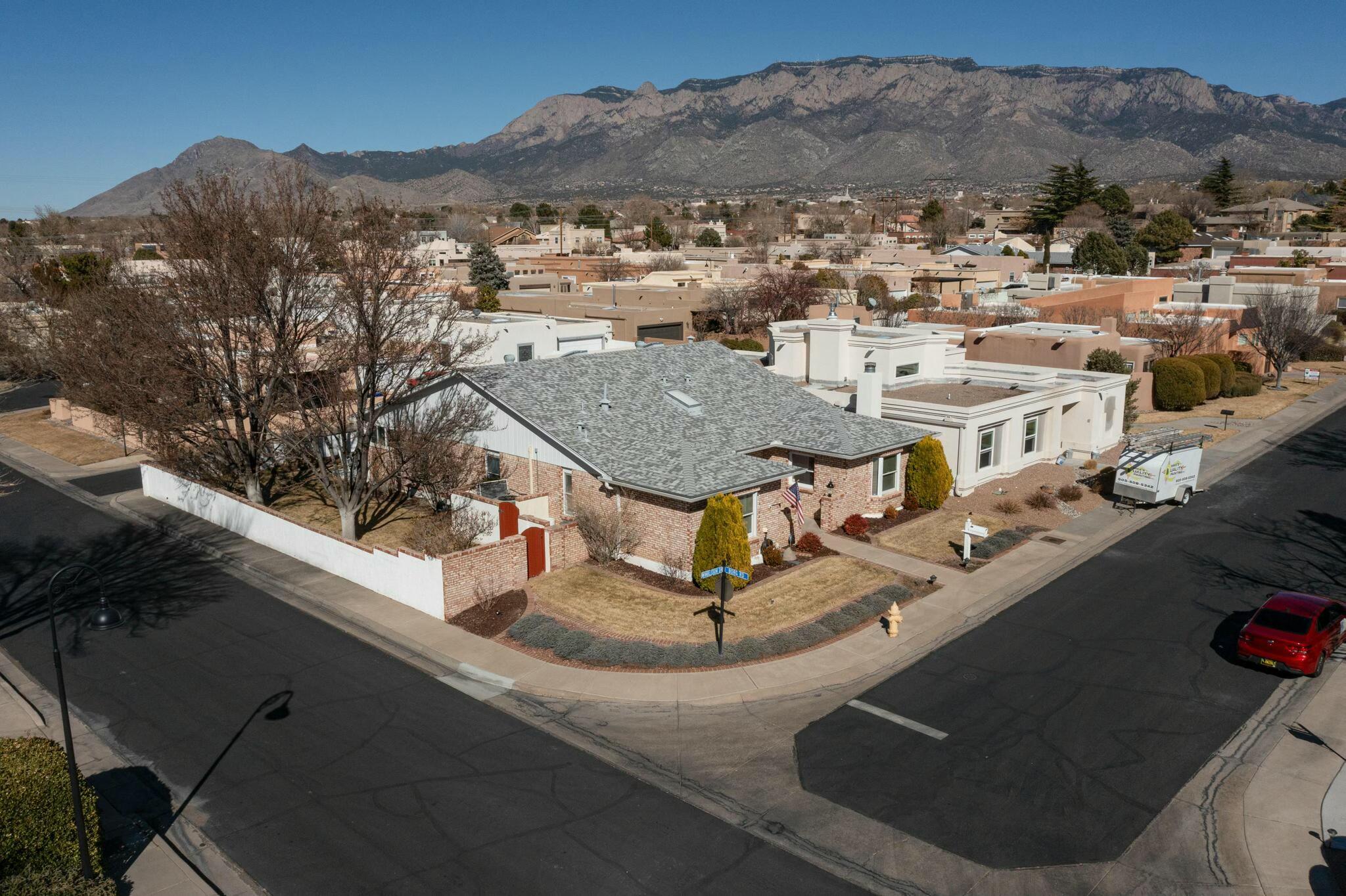 9101 WIMBLEDON Drive NE